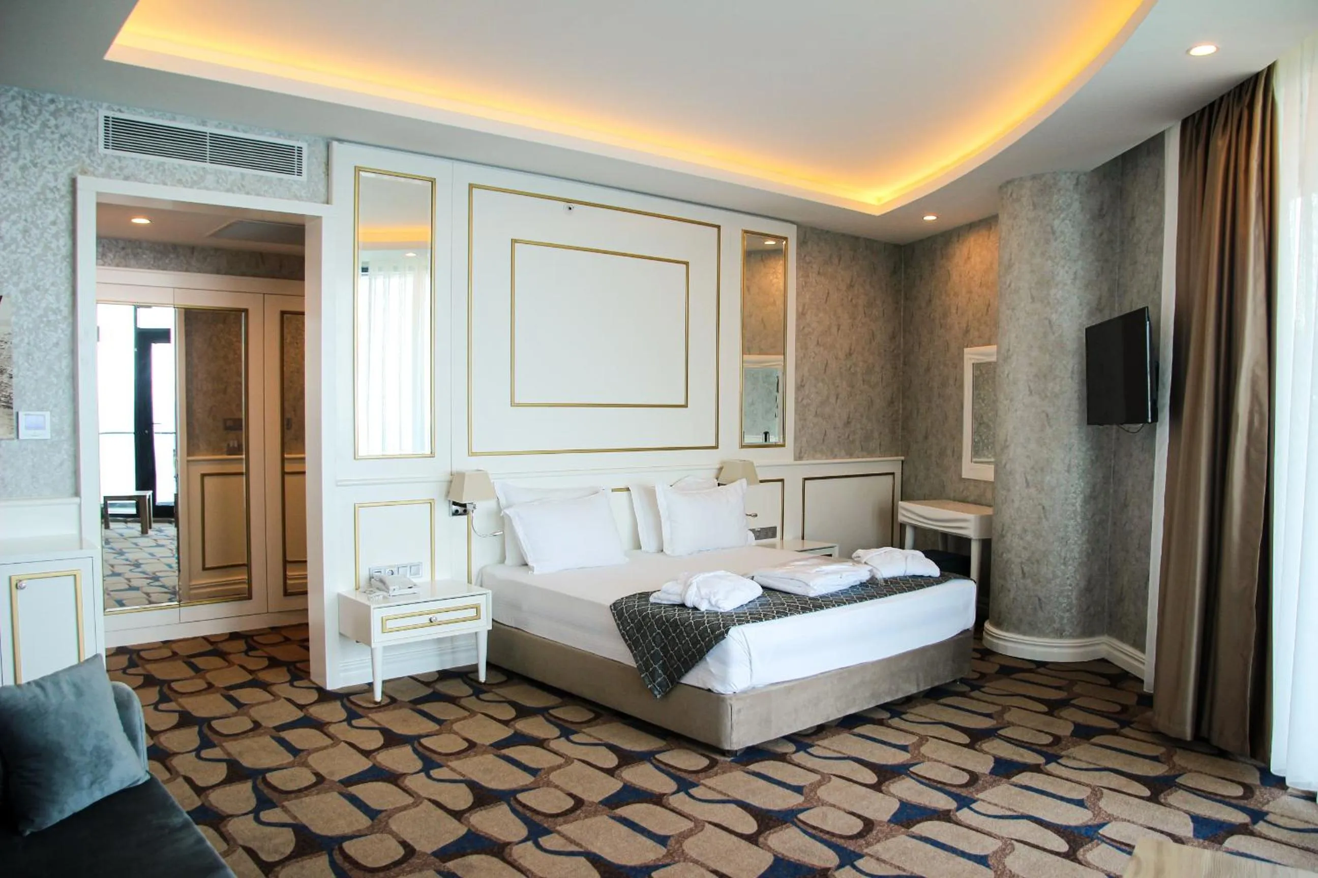 Bed in BLUE MUDANYA HOTEL