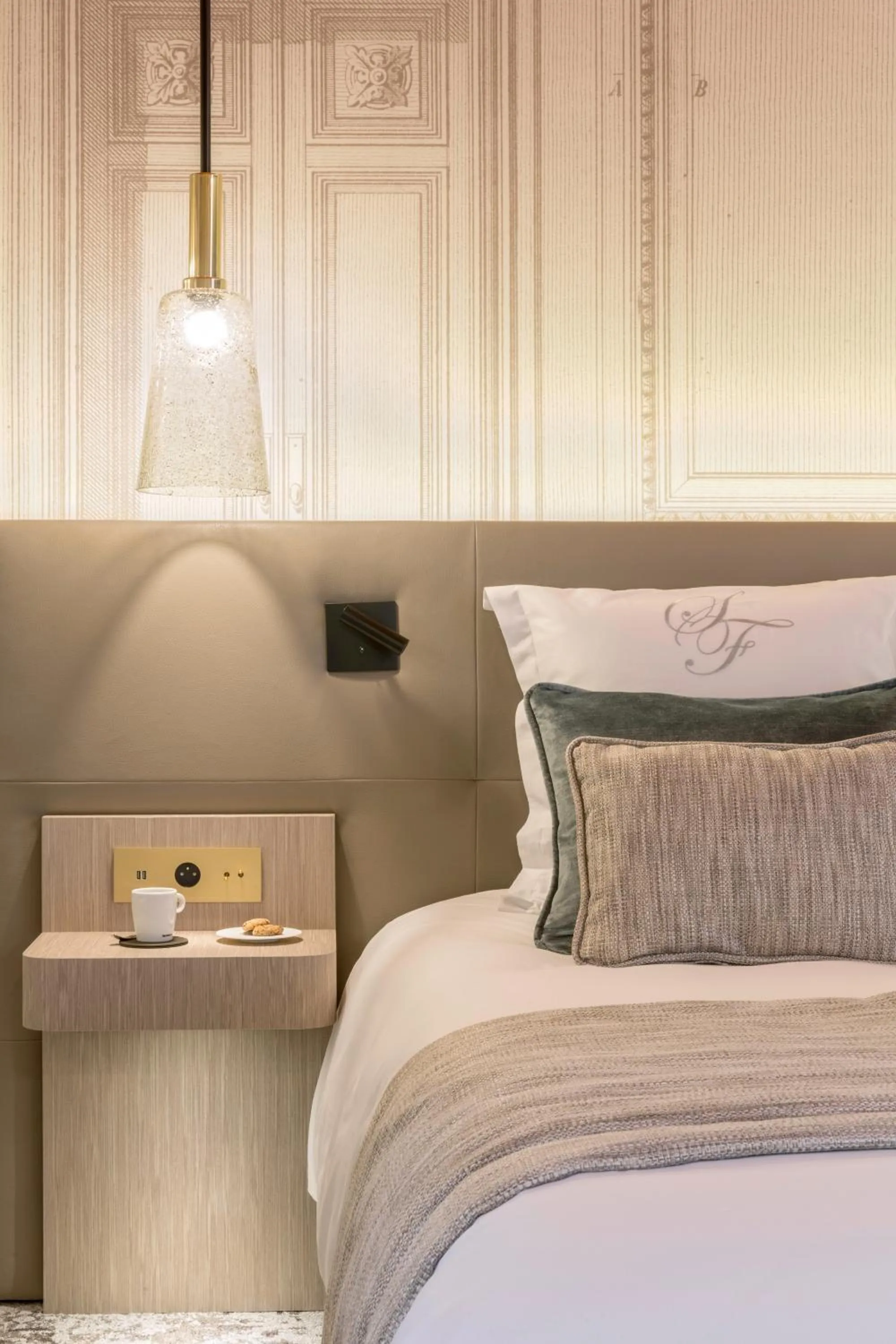 Bedroom, Bed in Hôtel & Spa Les Sept Fontaines Best Western Premier