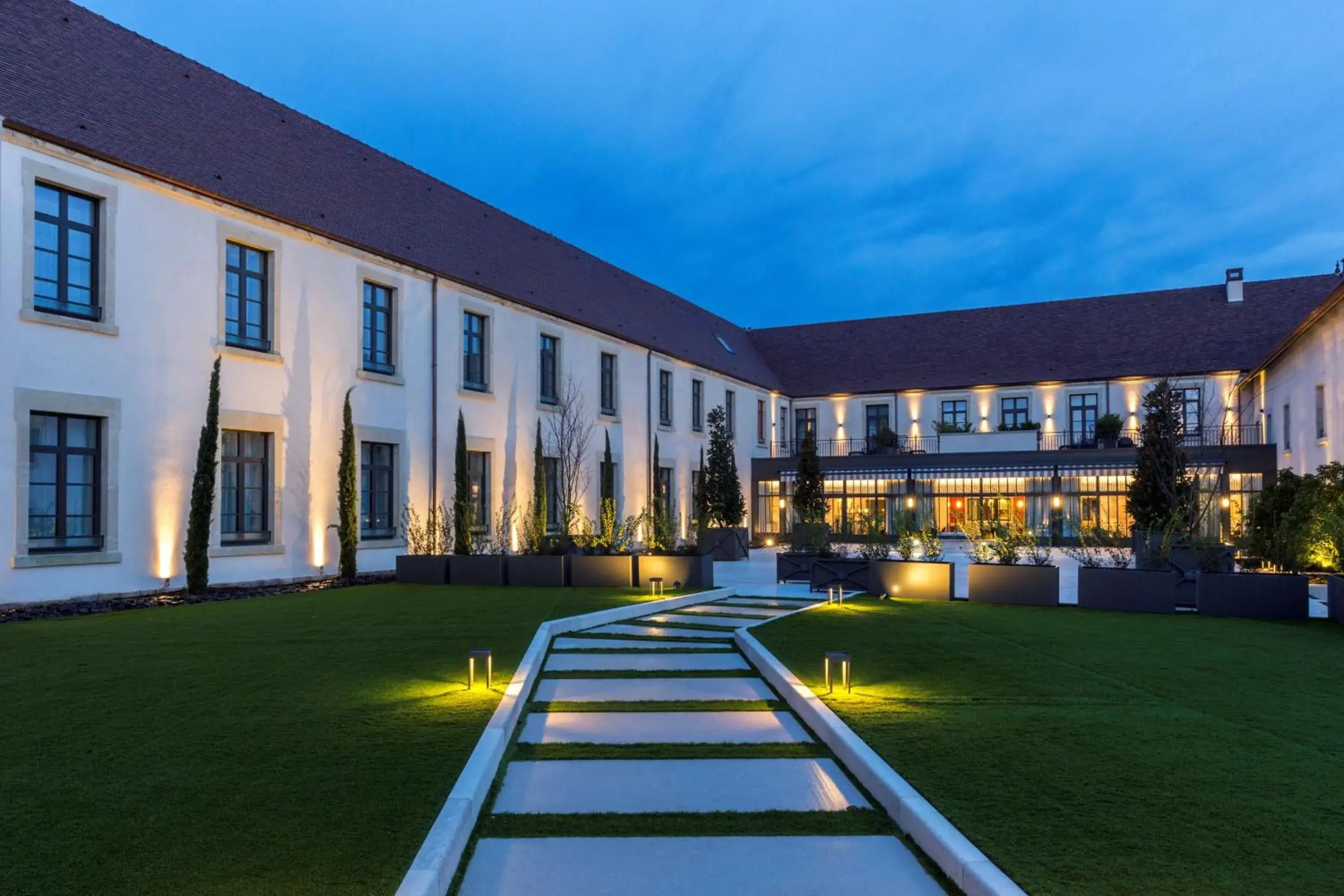 Property building in Hôtel & Spa Les Sept Fontaines Best Western Premier Property building in Hôtel & Spa Les Sept Fontaines Best Western Premier