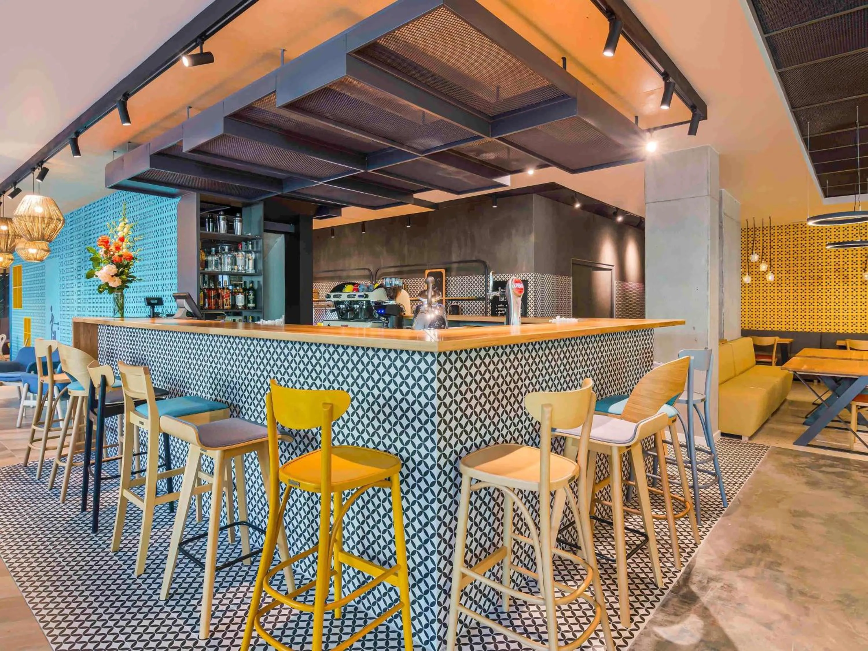 Lounge or bar in ibis Styles Bucharest City Center