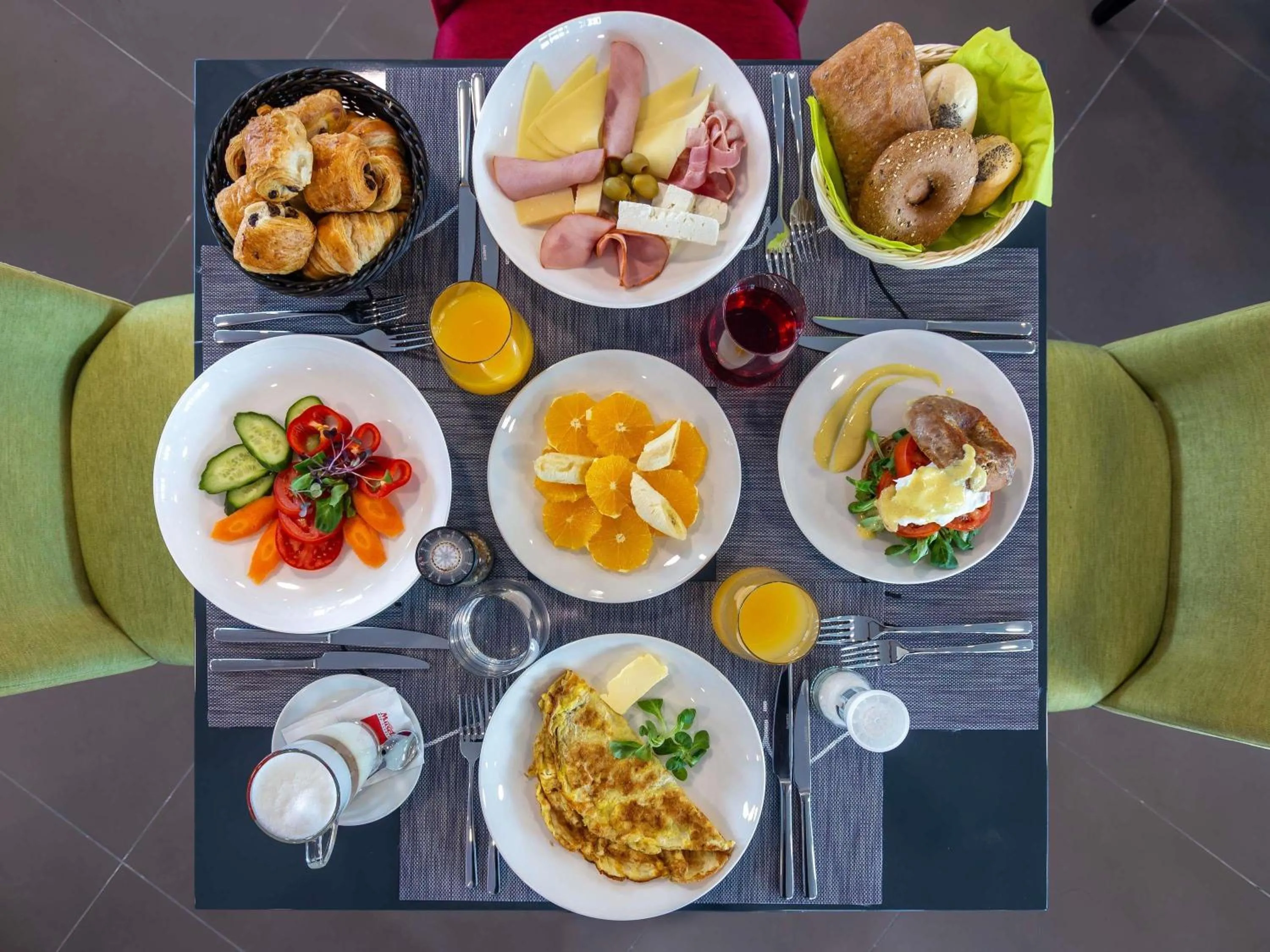 Breakfast in Ibis Styles Bucharest Airport