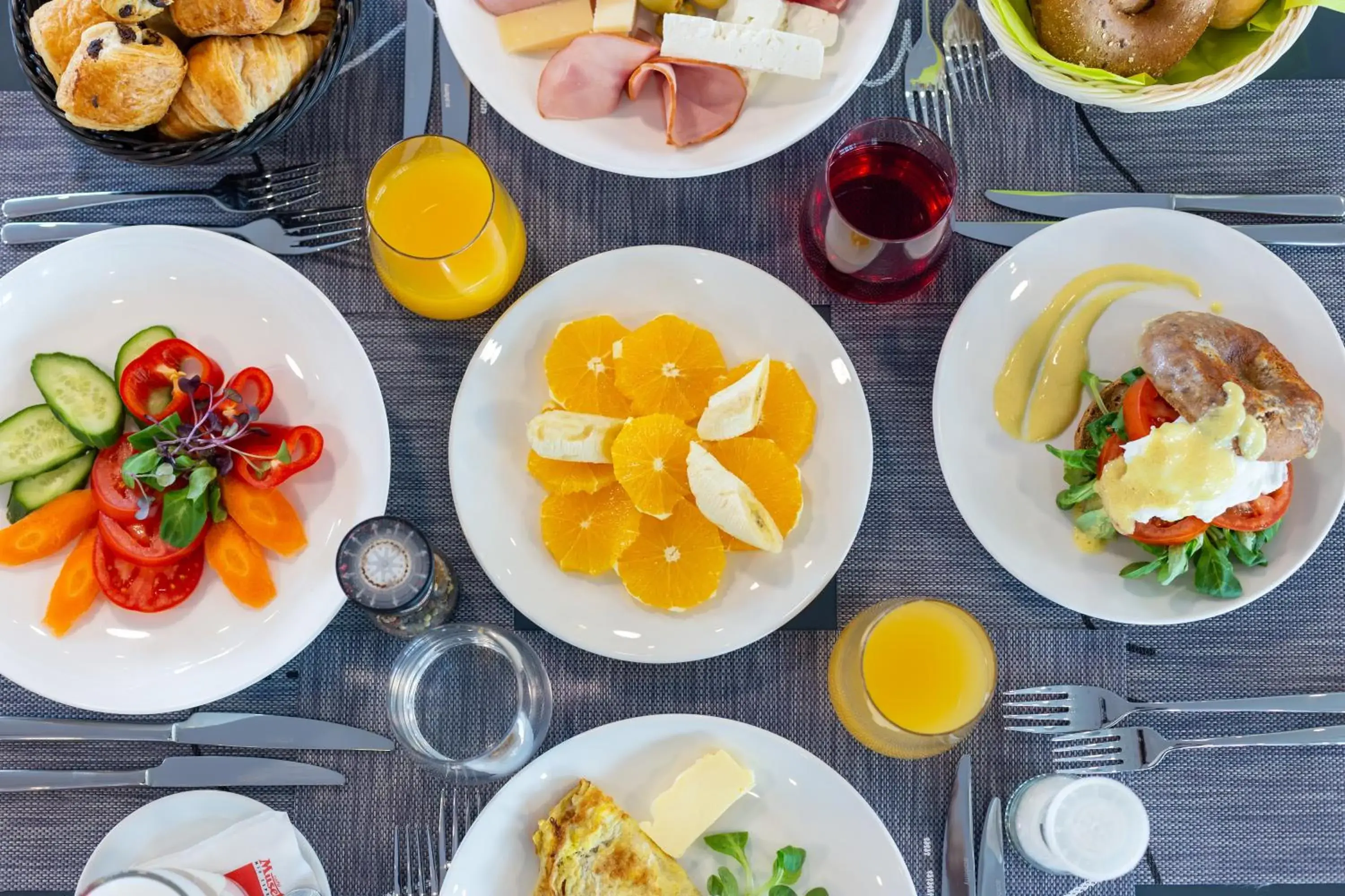 Food and drinks in Ibis Styles Bucharest Airport Food and drinks in Ibis Styles Bucharest Airport