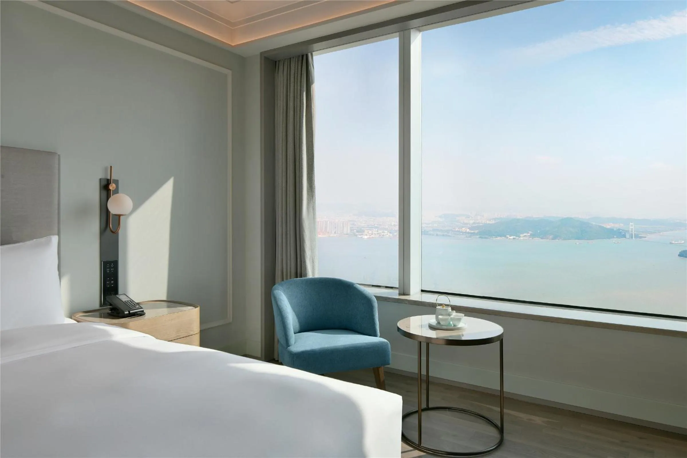 Sea view, Bed in Mercure Guangzhou Nansha