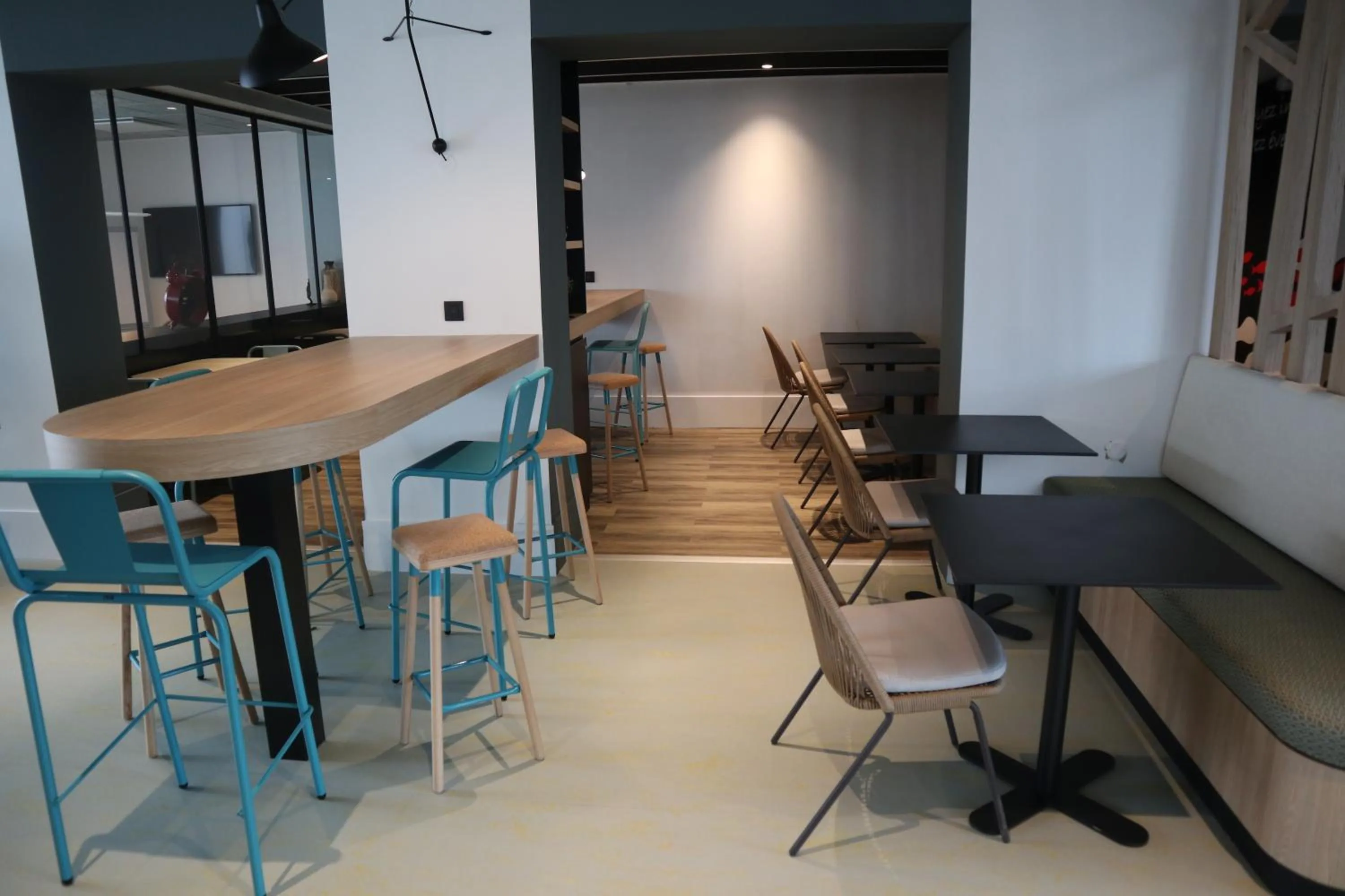 Dining area in ibis Styles Le Treport Mers Les Bains