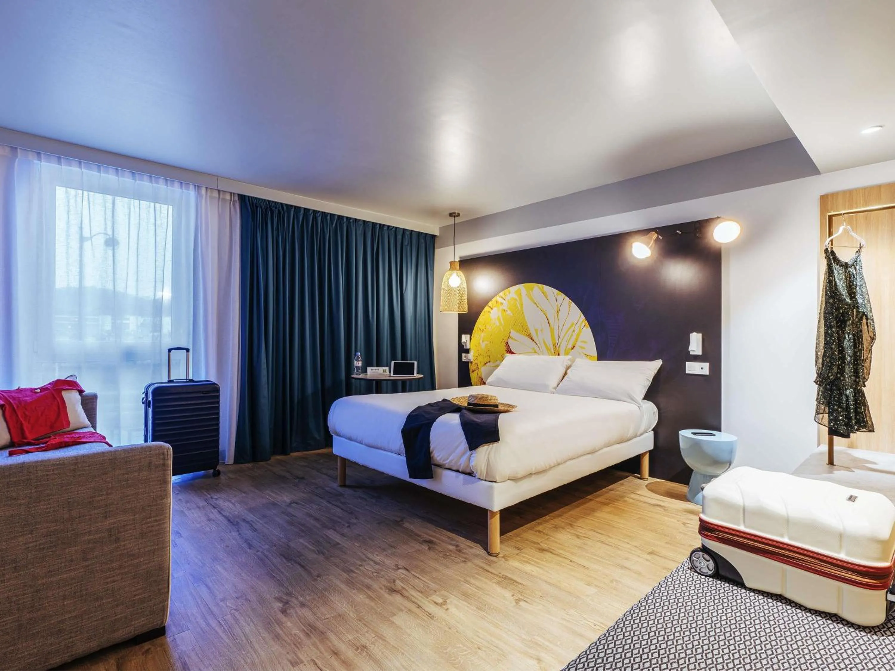 Bedroom, Bed in ibis Styles Le Treport Mers Les Bains