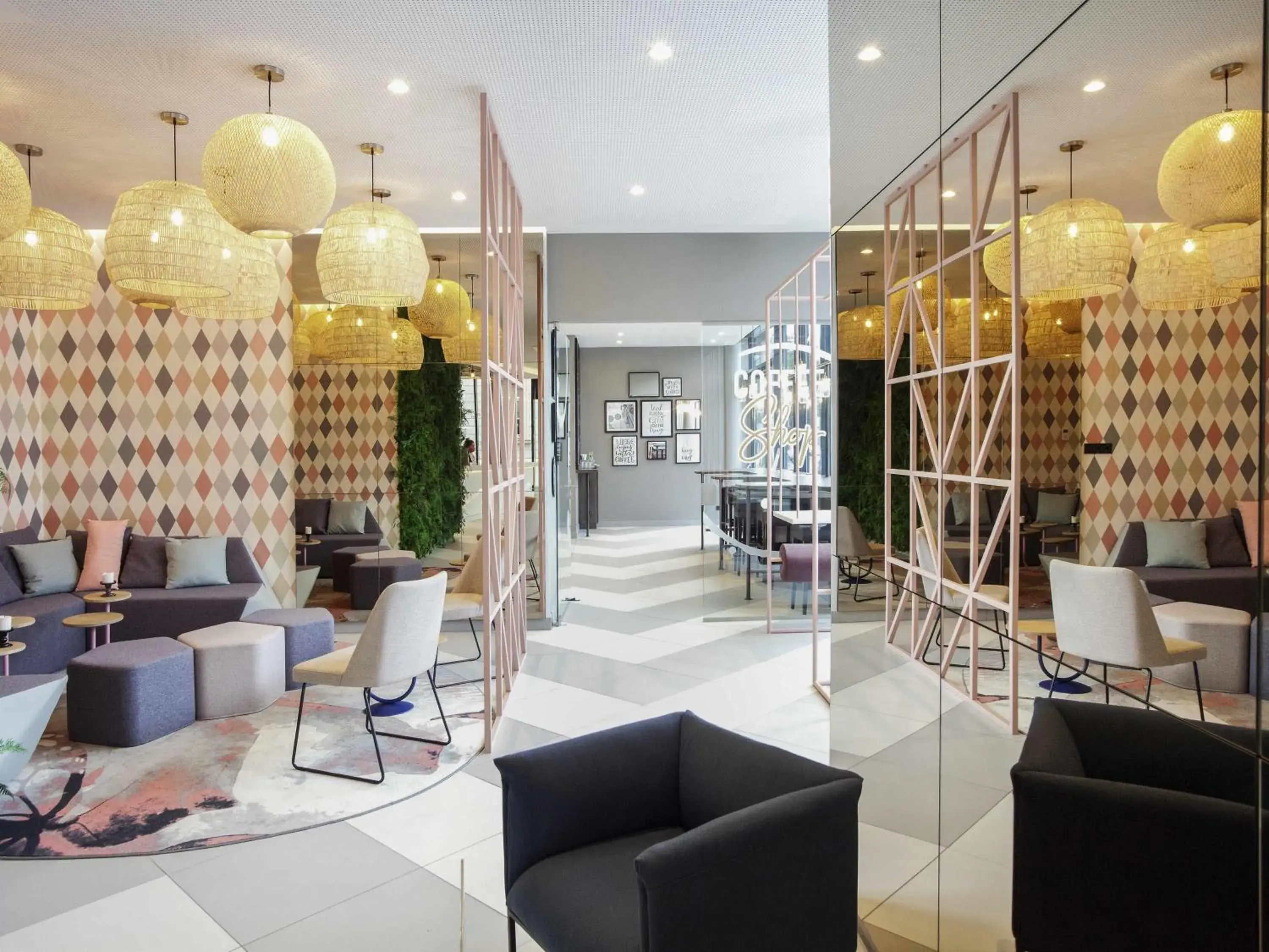 Lounge or bar in ibis Styles Klagenfurt am Woerthersee Lounge or bar in ibis Styles Klagenfurt am Woerthersee