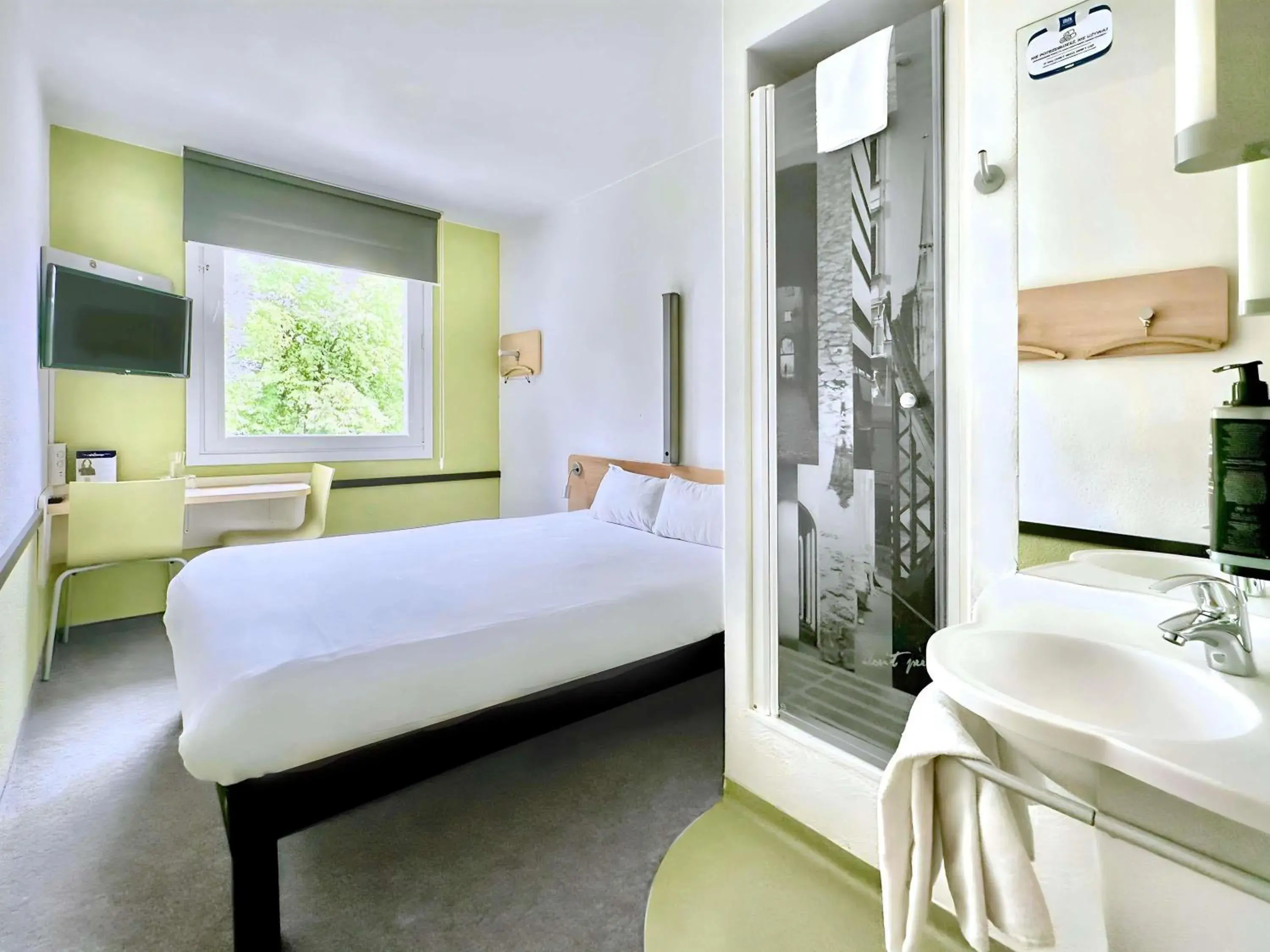 Bedroom, Bed in ibis budget Wrocław Stadion Bedroom, Bed in ibis budget Wrocław Stadion