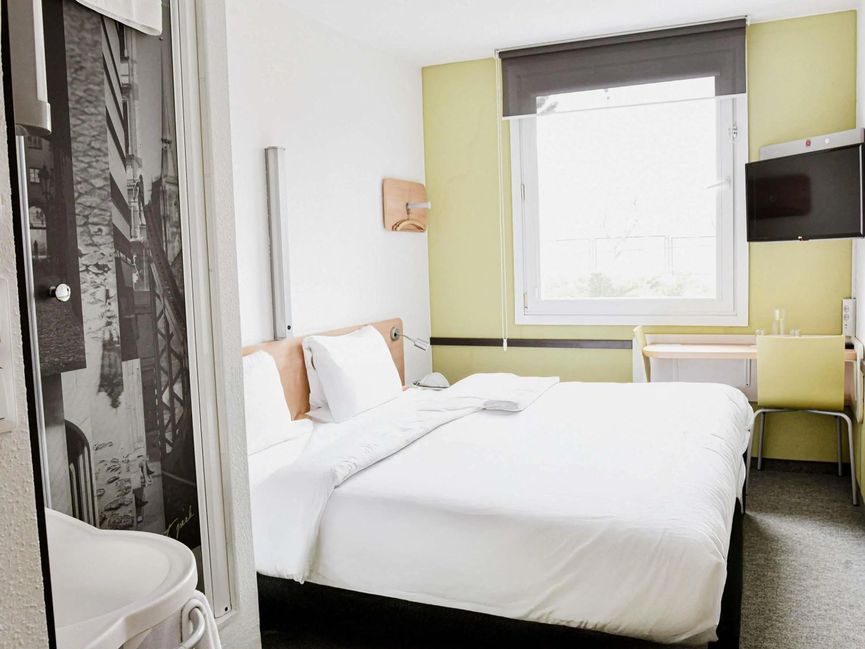 Bedroom, Bed in ibis budget Wrocław Stadion