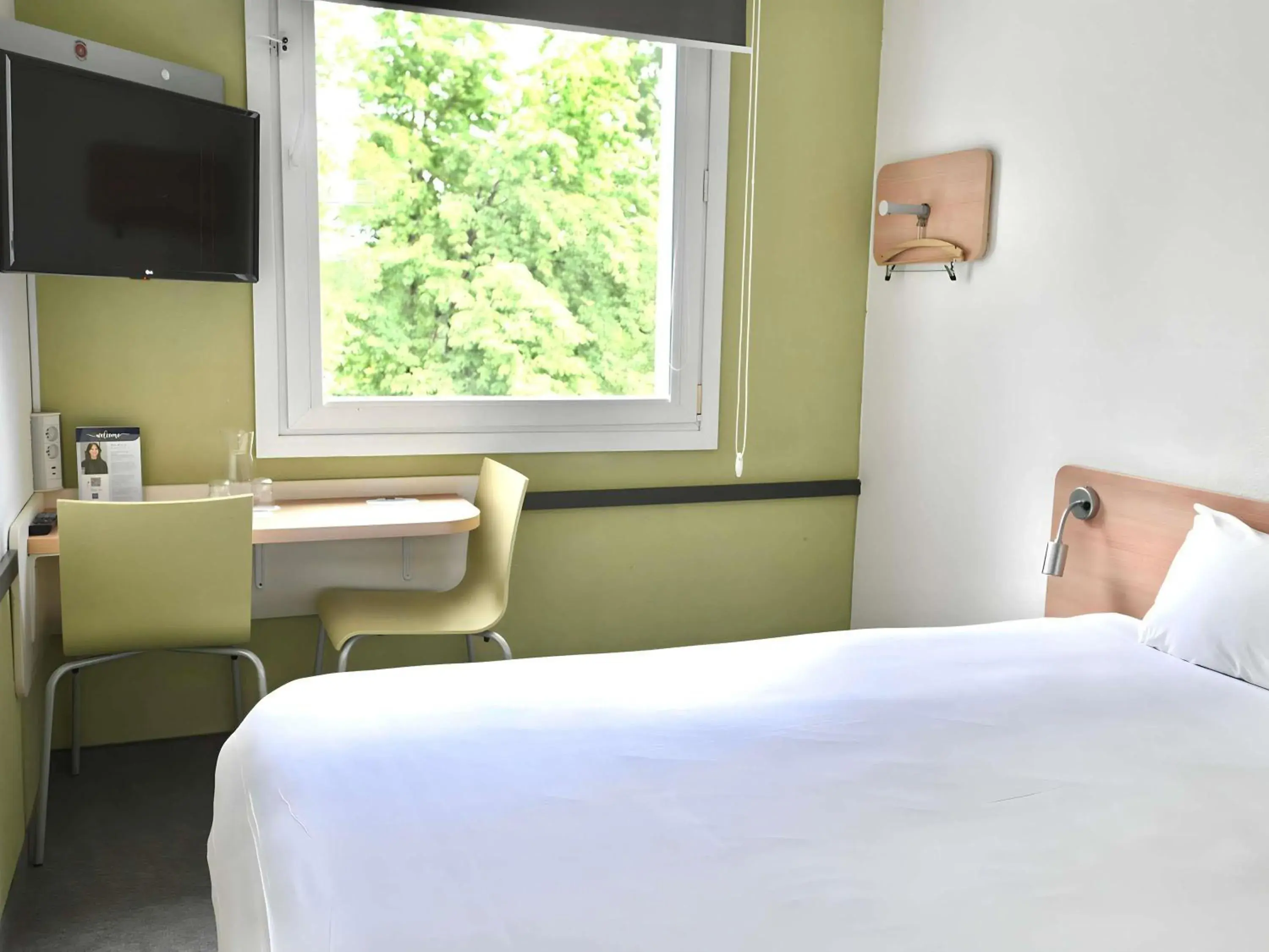 Bedroom, Bed in ibis budget Wrocław Stadion Bedroom, Bed in ibis budget Wrocław Stadion