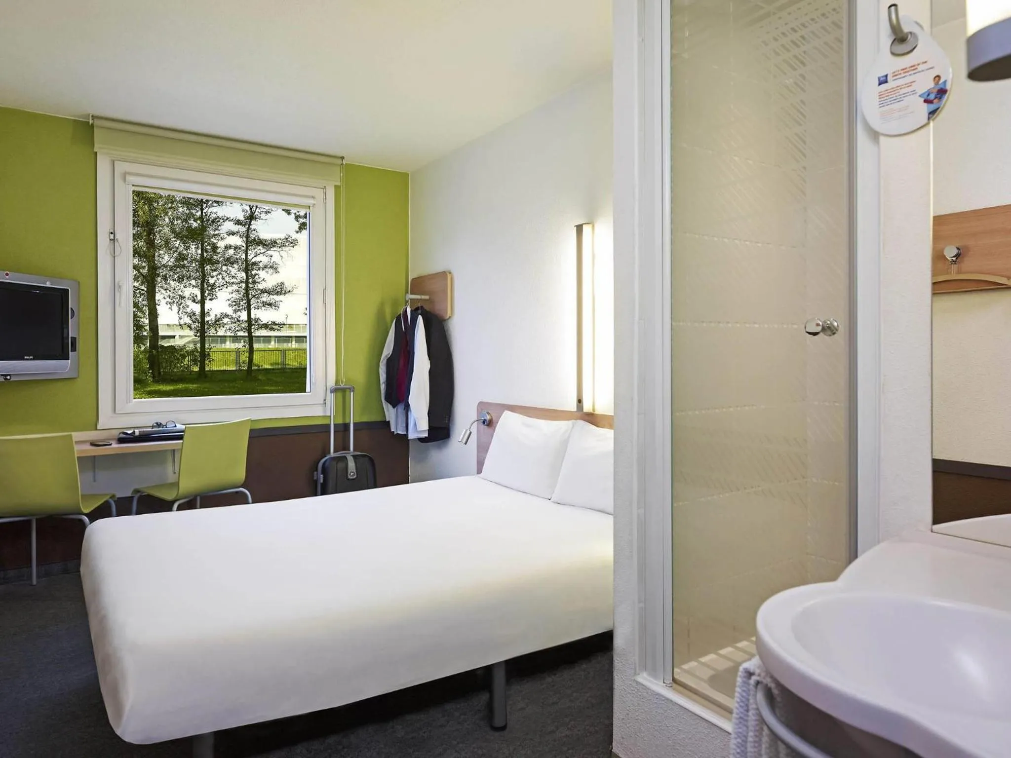 Bedroom, Bed in ibis budget Wrocław Stadion