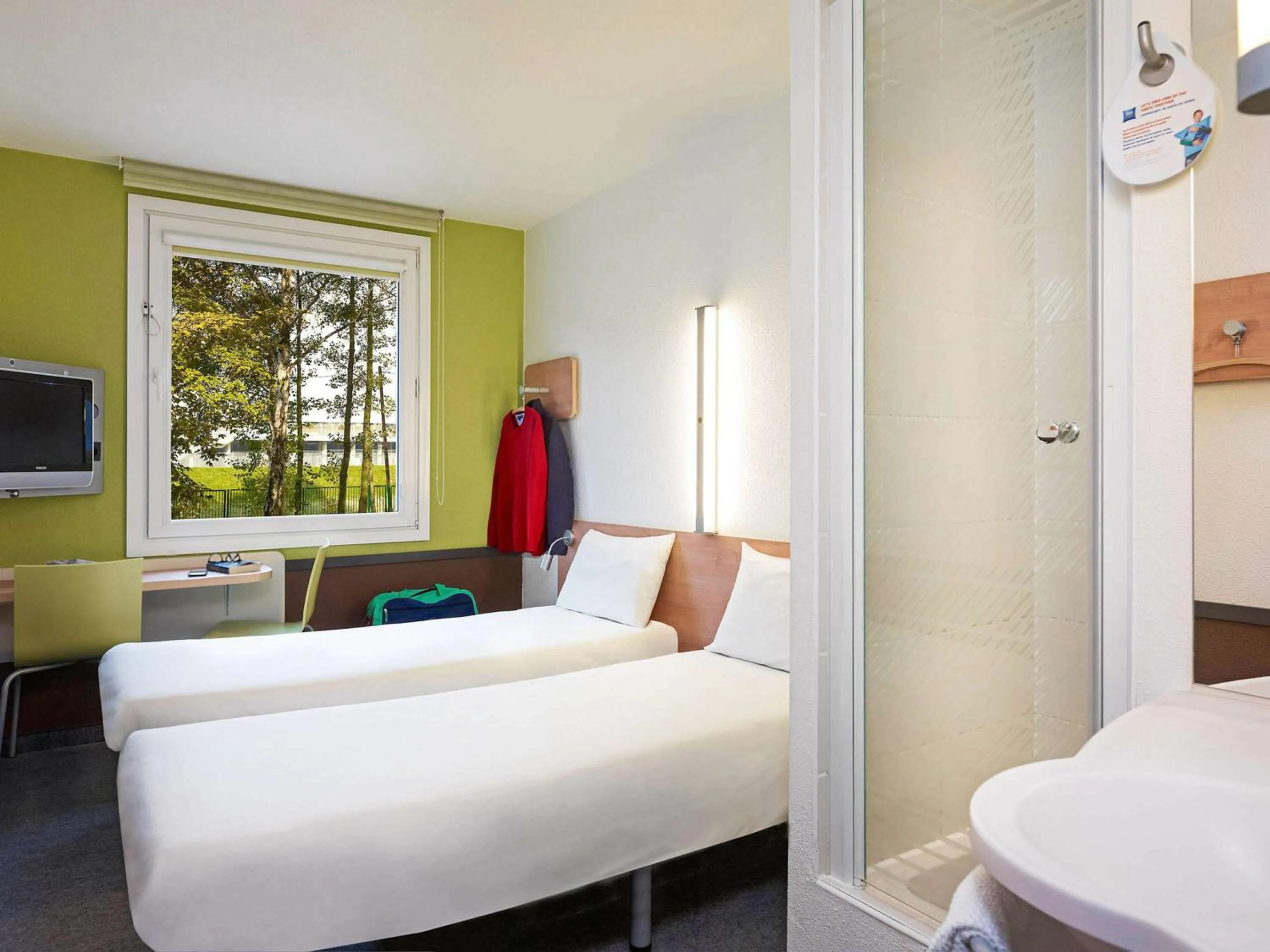 Bedroom, Bed in ibis budget Wrocław Stadion