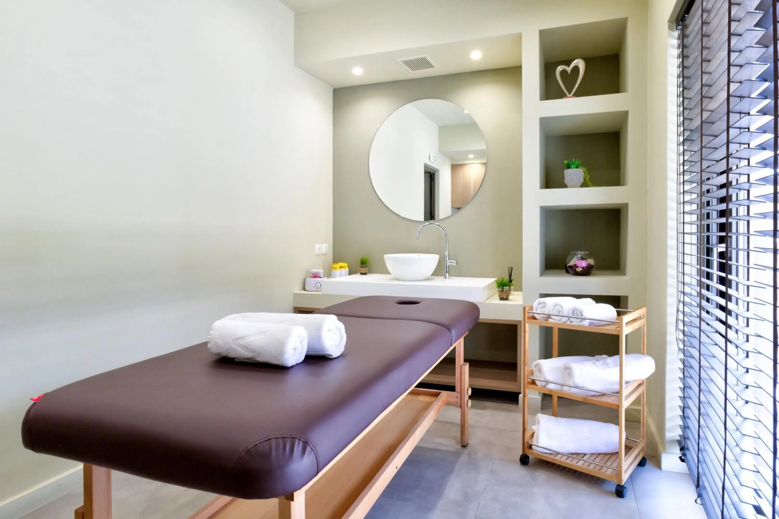 Spa and wellness centre/facilities, Bed in White Olive Elite Rethymno