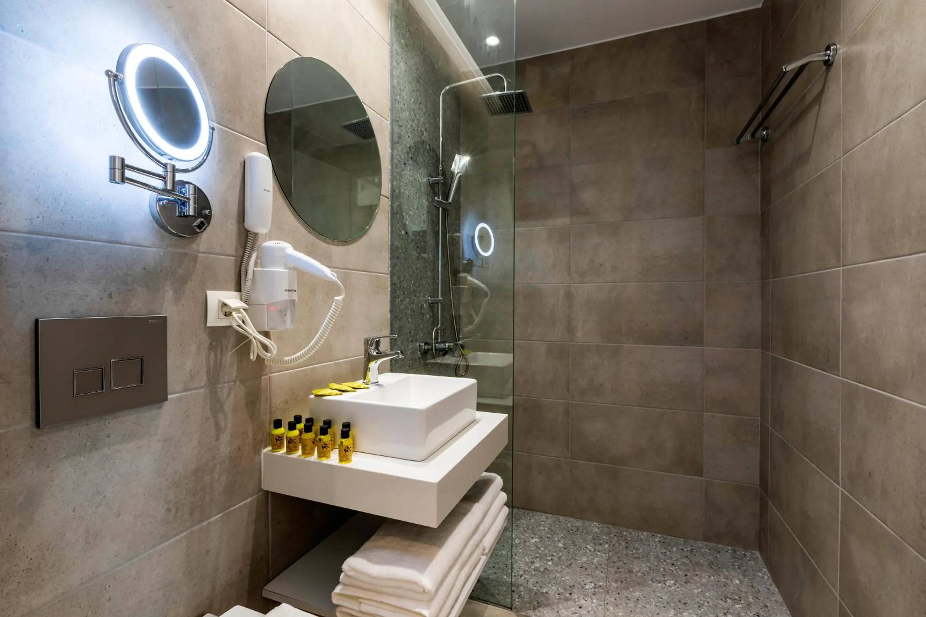 Bathroom in White Olive Premium Lindos