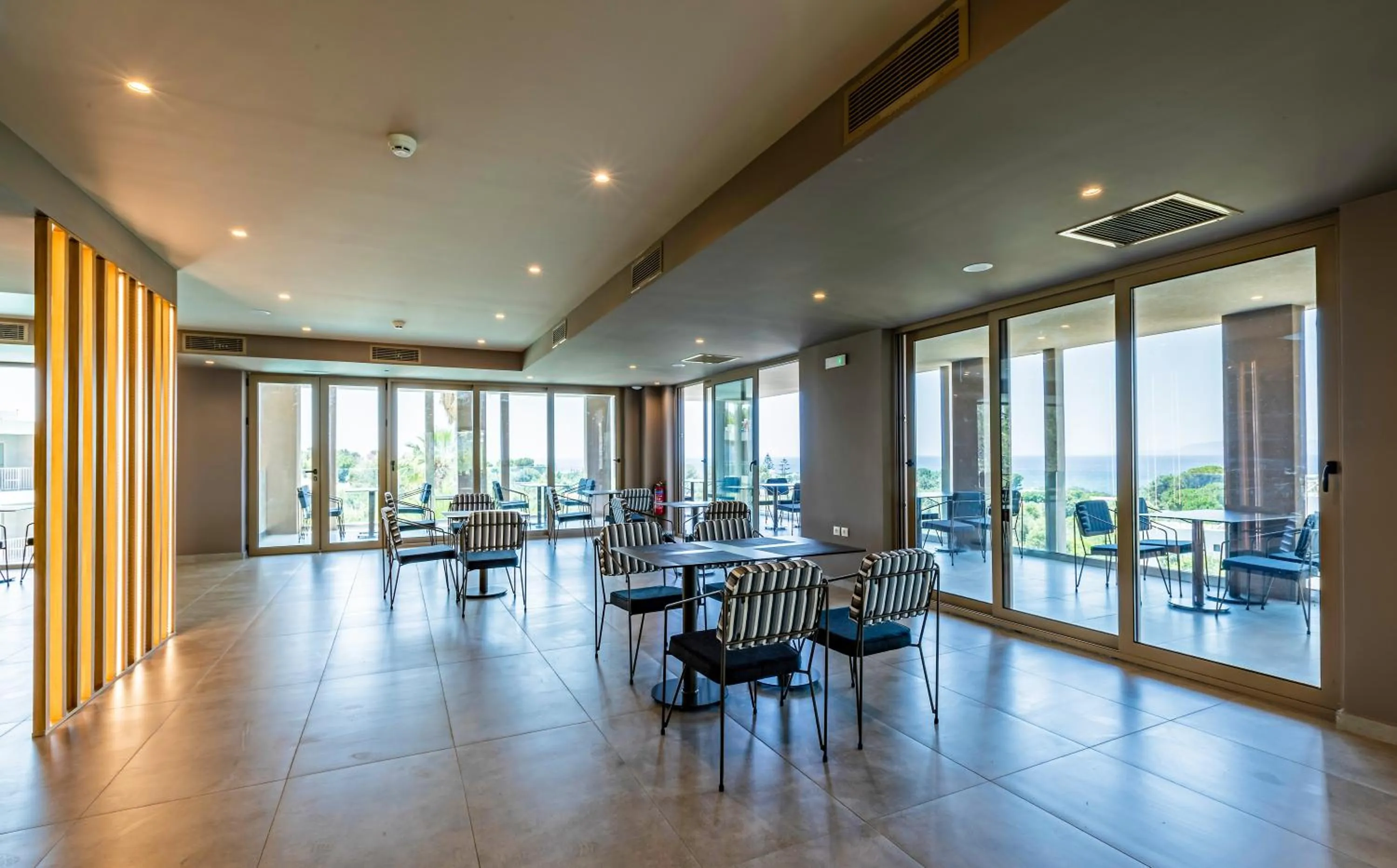 Restaurant/places to eat in White Olive Premium Lindos