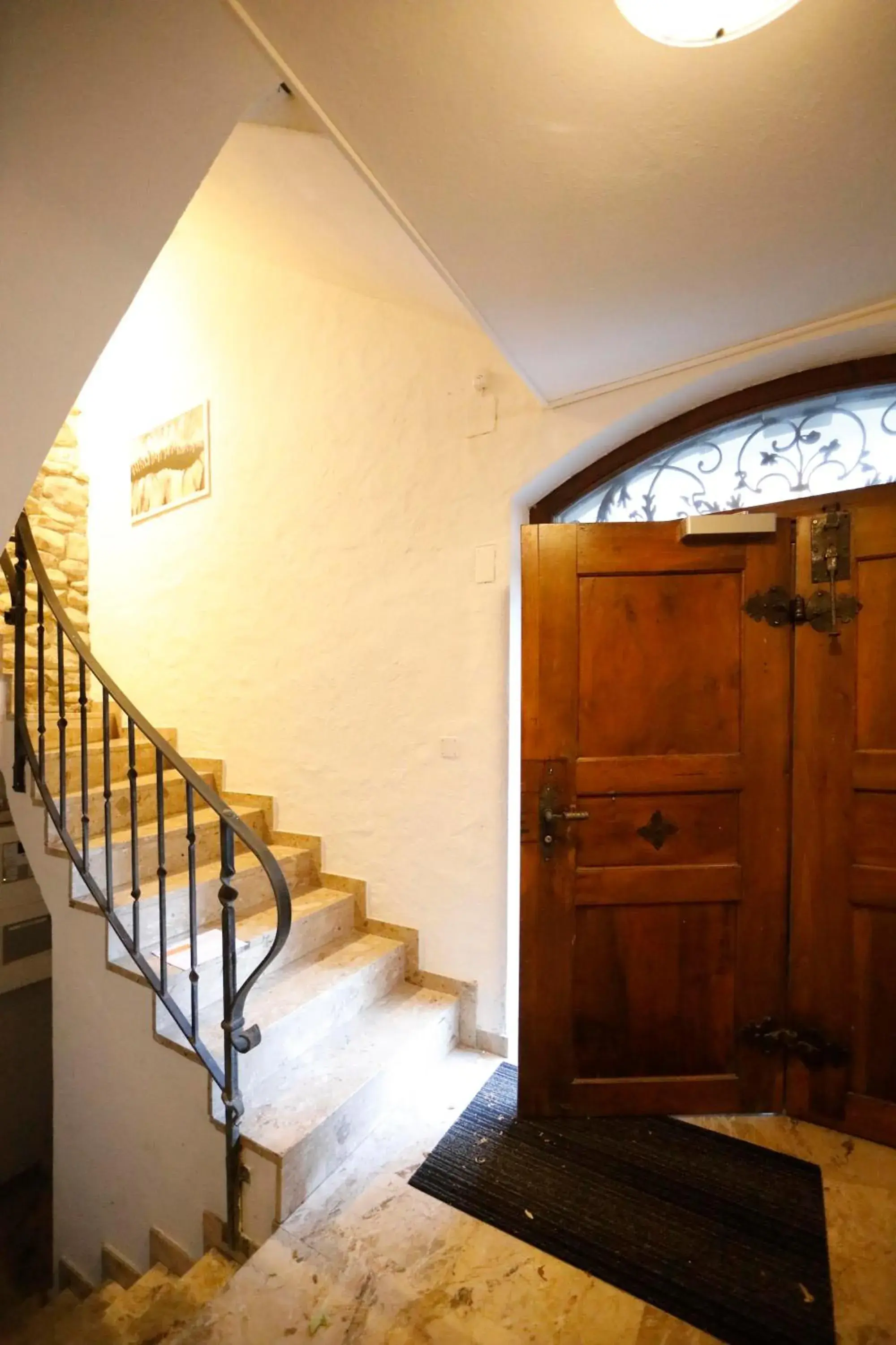 Facade/entrance in Hotel Untertor by Maier - Self-Check-in Facade/entrance in Hotel Untertor by Maier - Self-Check-in