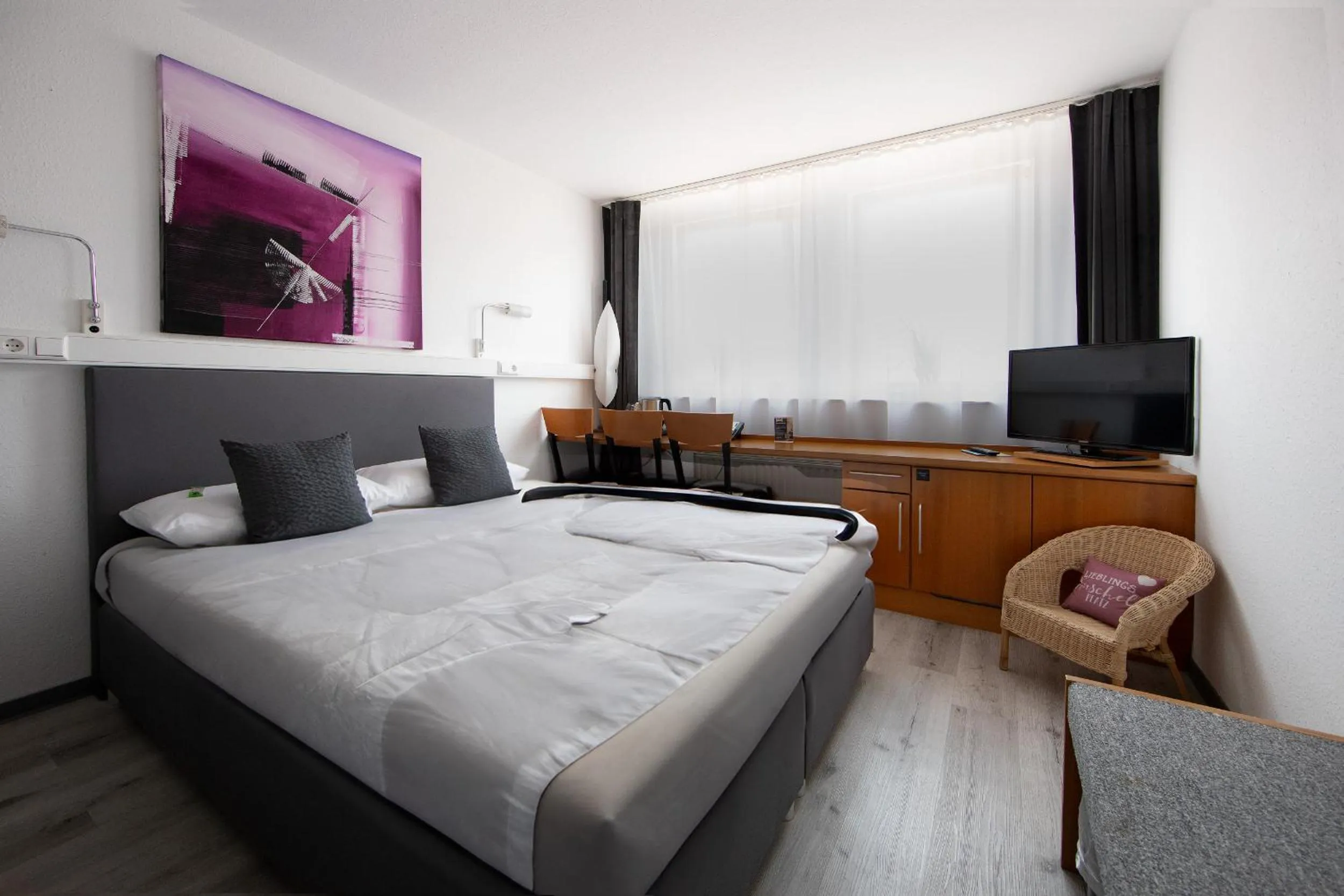 Photo of the whole room, Bed in hogh Hotel Heilbronn