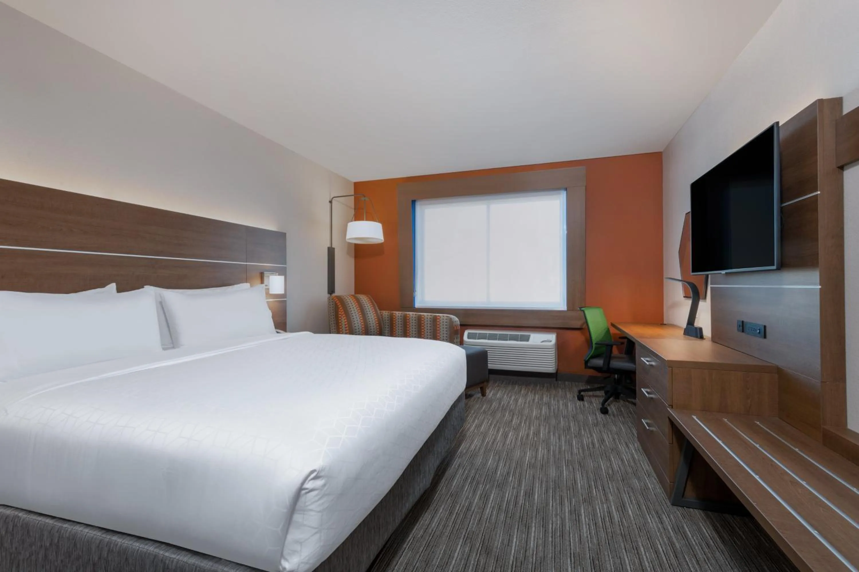 Photo of the whole room, Bed in Holiday Inn Express & Suites - Colorado Springs South I-25 by IHG