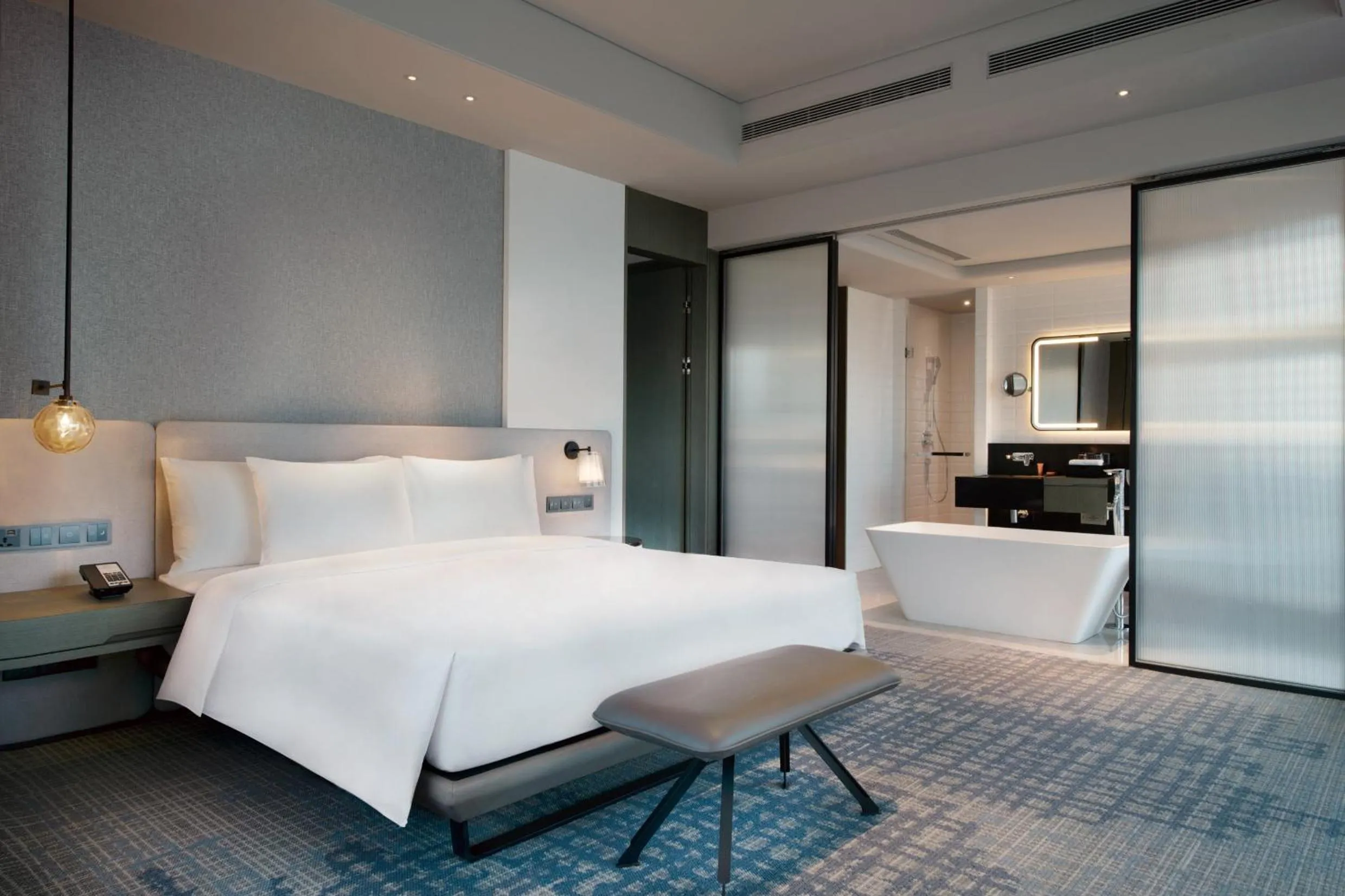 One-Bedroom Suite in Crowne Plaza Shenzhen World Exhibition and Convention Center, an IHG Hotel
