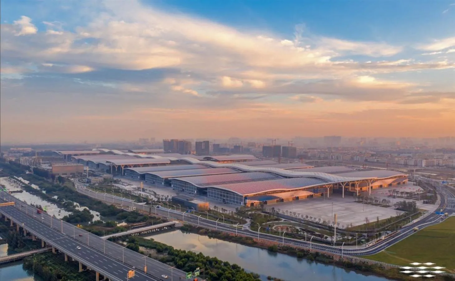 Crowne Plaza Shenzhen World Exhibition and Convention Center by IHG