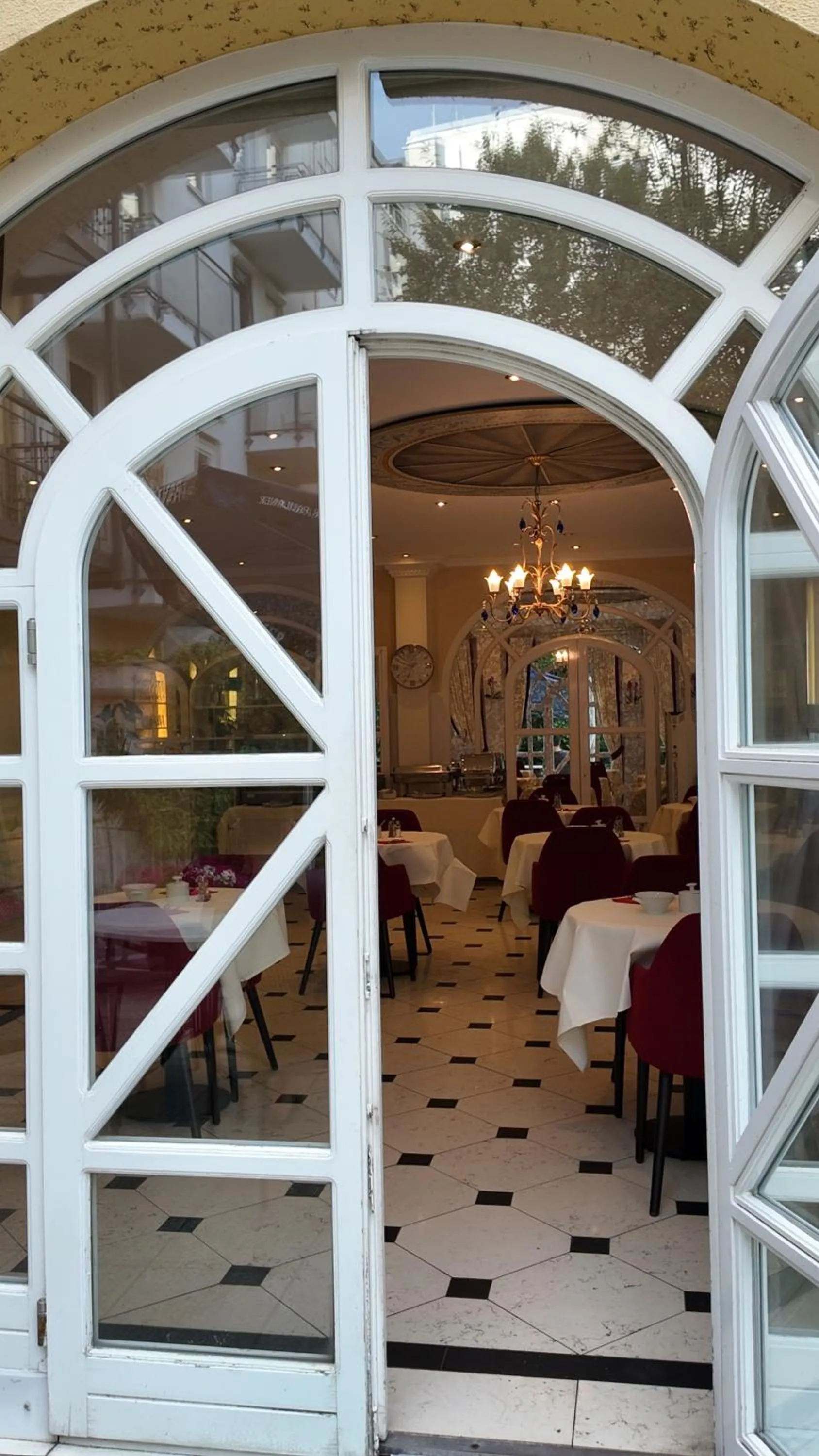 Restaurant/places to eat in Hotel Aurbacher Hof GmbH