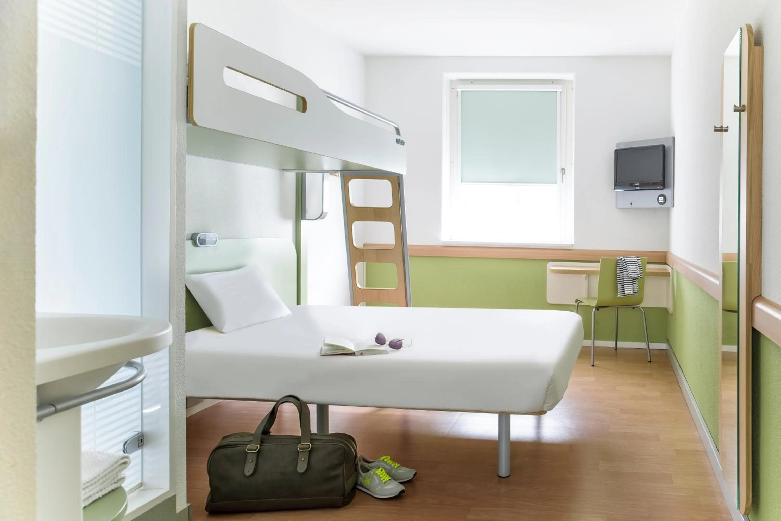 Bed in ibis budget Berlin Alexanderplatz