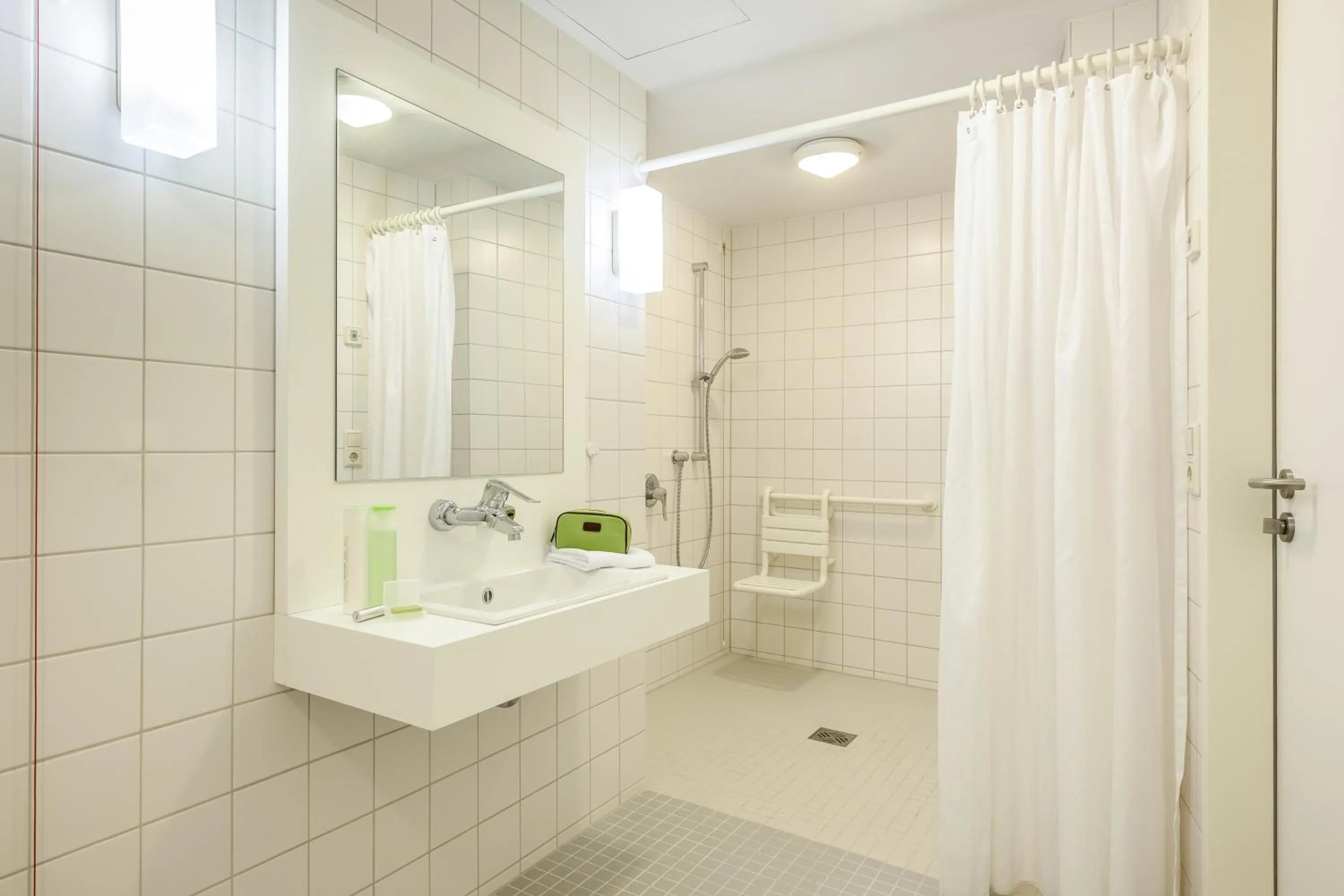 Bathroom in ibis budget Berlin Alexanderplatz