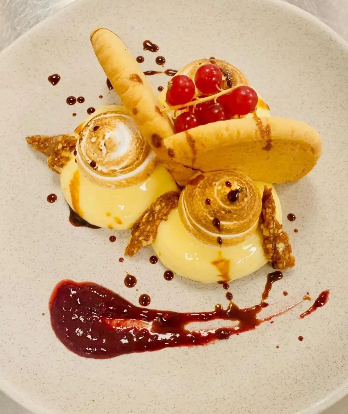 Meals in Les Patios de St-Pierre