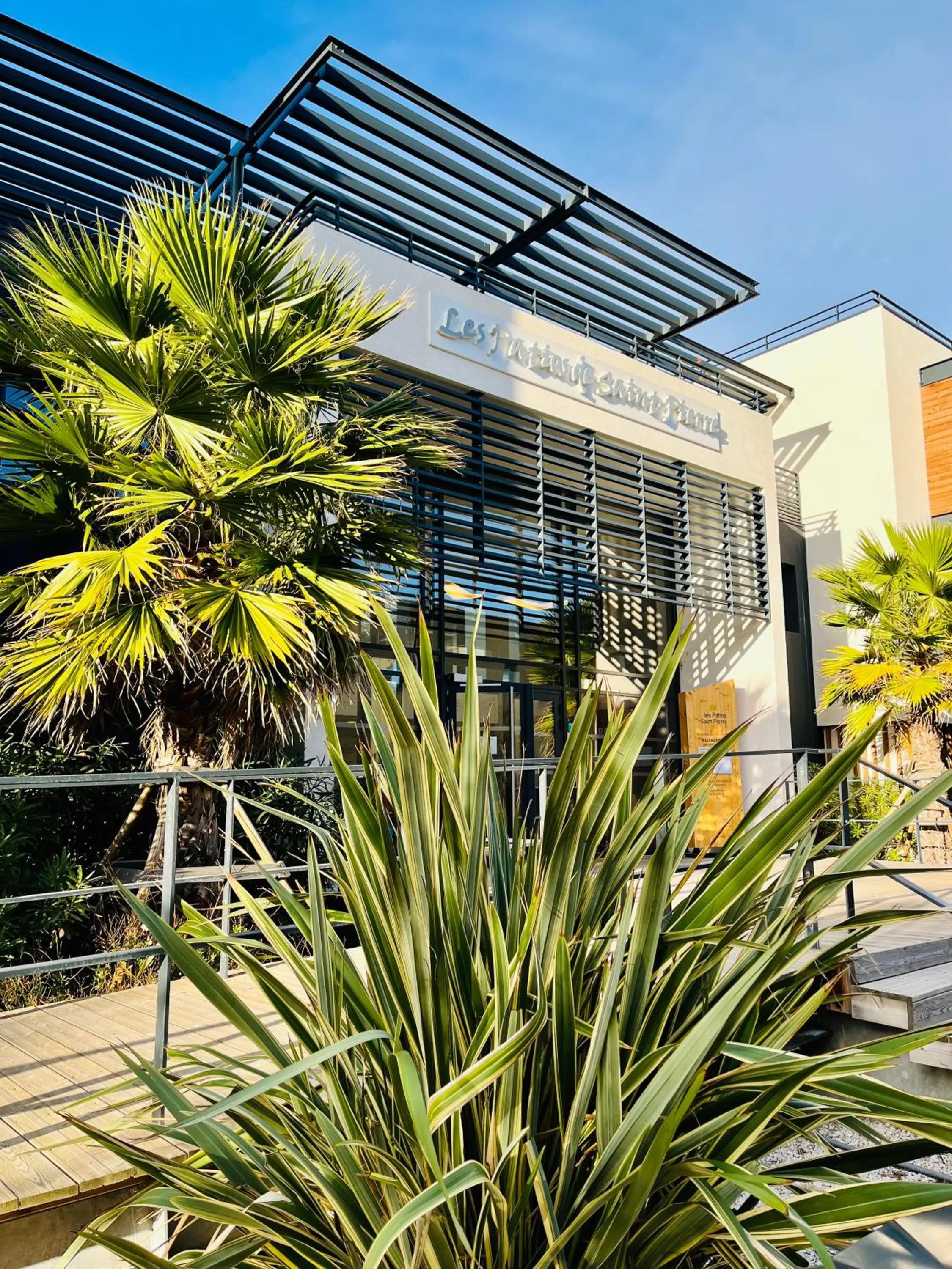 Property building in Les Patios de St-Pierre