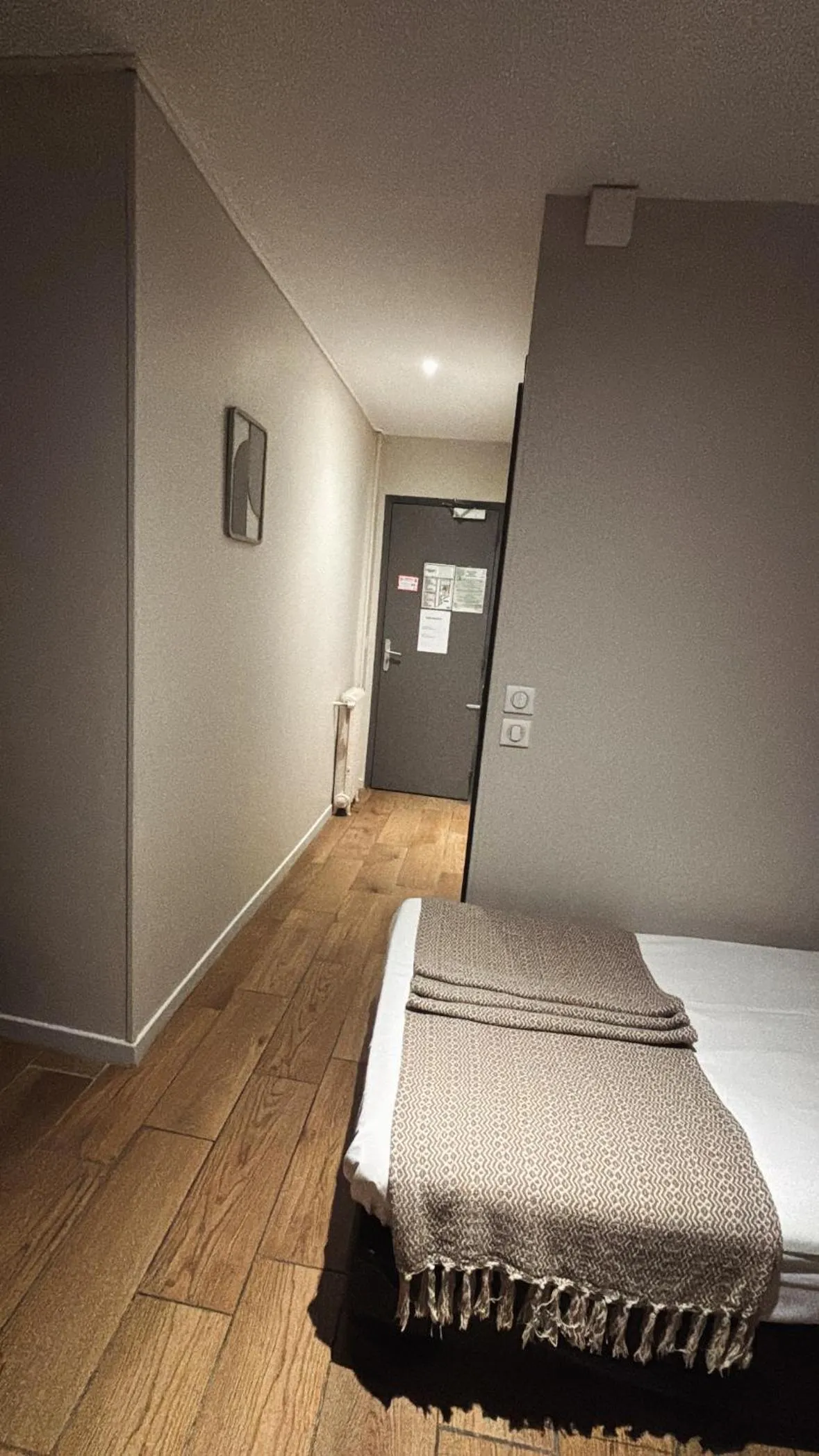 Bed in LAFAYETTE HOTEL