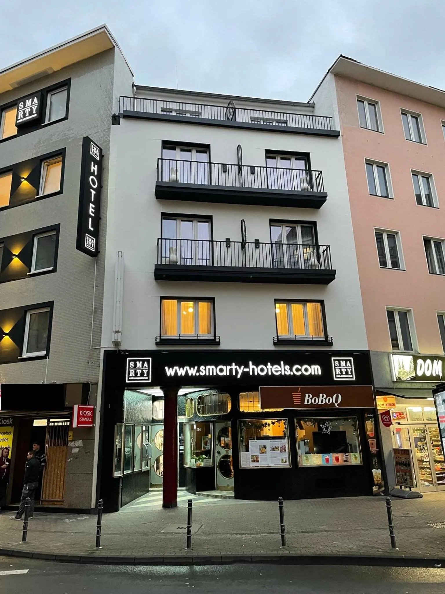 Facade/entrance in SMARTY Cologne Dom Hotel - Boardinghouse - KONTAKTLOSER SELF CHECK-IN