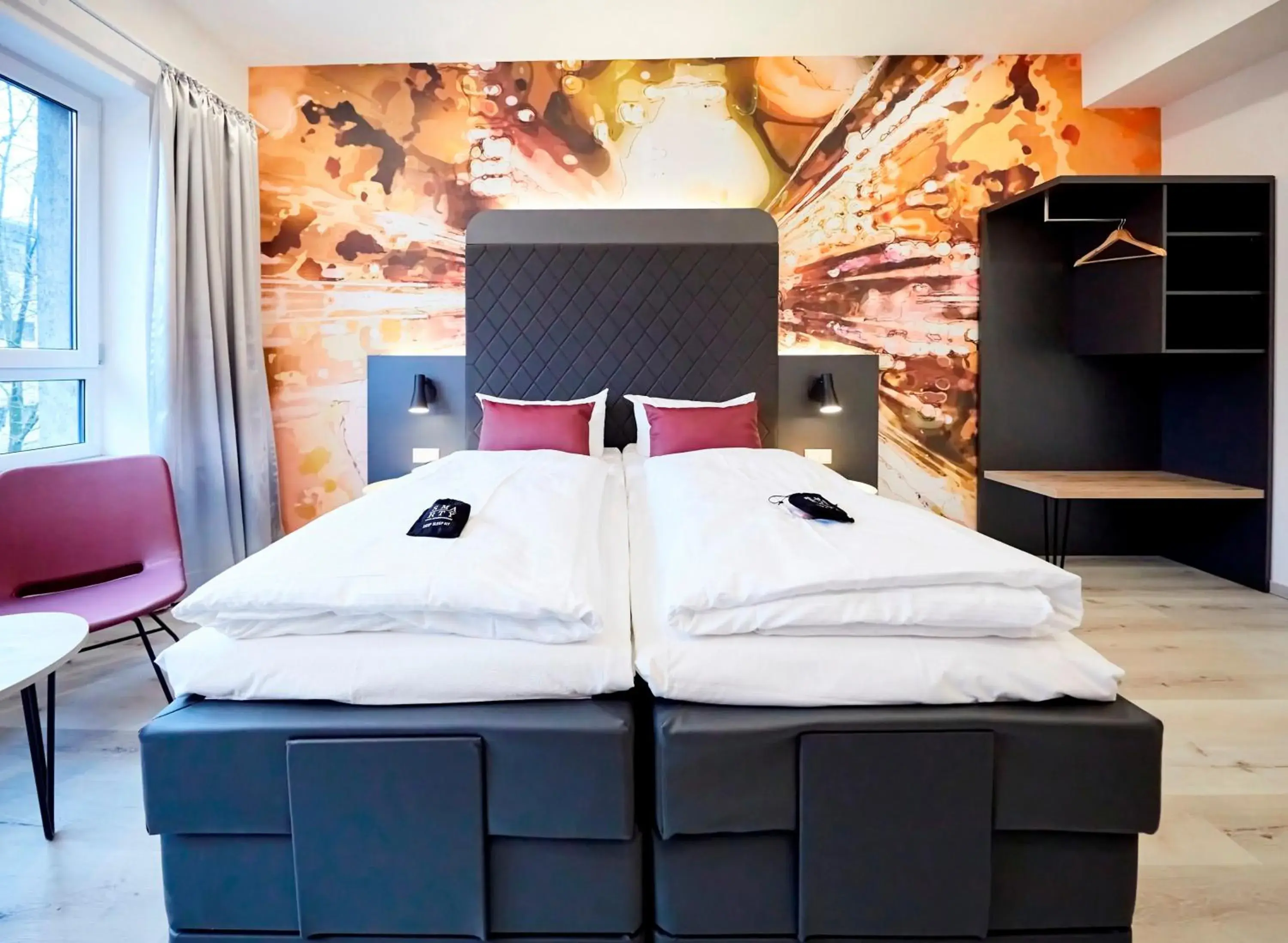 Photo of the whole room, Bed in SMARTY Cologne Dom Hotel - Boardinghouse - KONTAKTLOSER SELF CHECK-IN Photo of the whole room, Bed in SMARTY Cologne Dom Hotel - Boardinghouse - KONTAKTLOSER SELF CHECK-IN