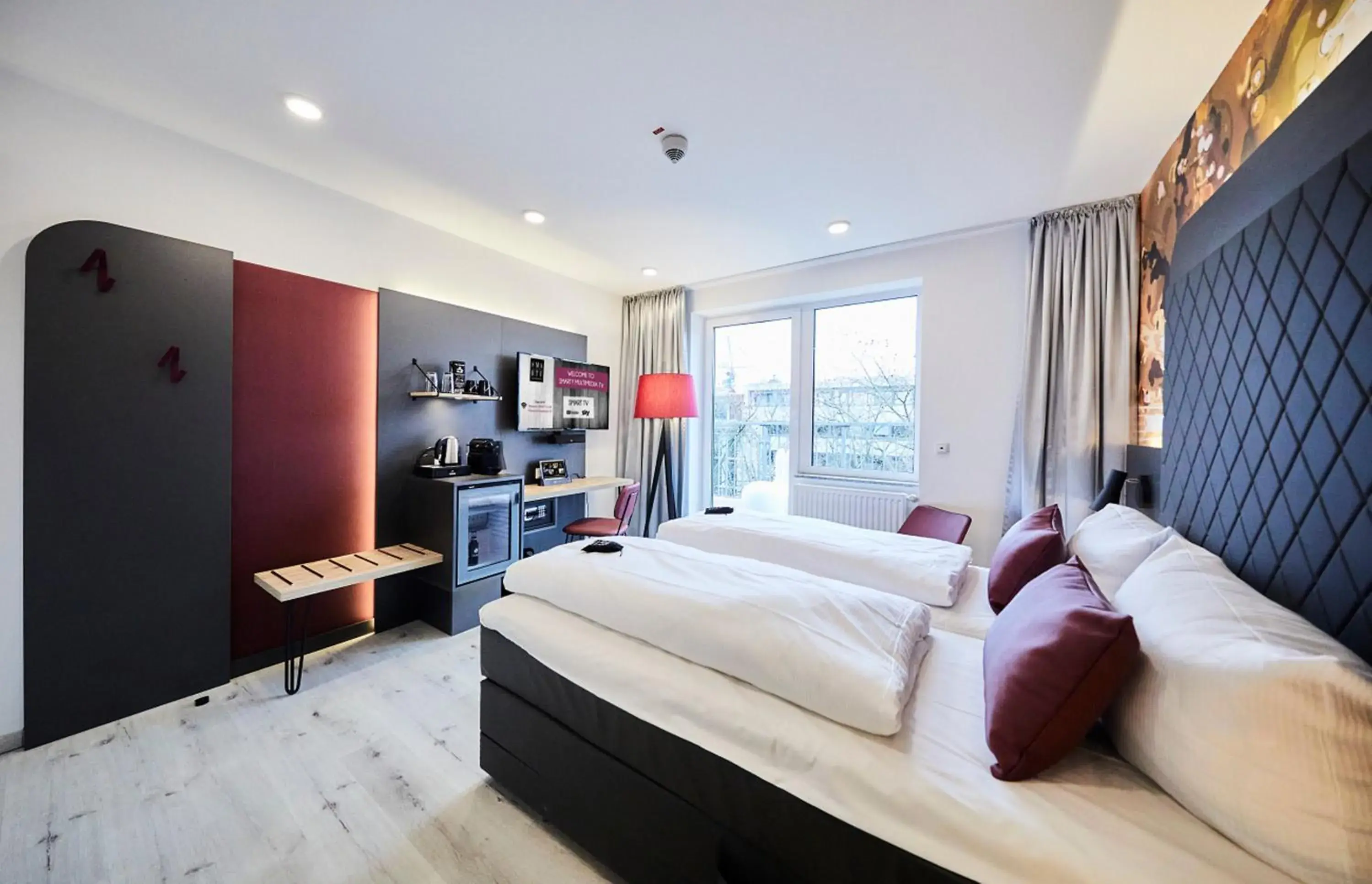 Photo of the whole room, Bed in SMARTY Cologne Dom Hotel - Boardinghouse - KONTAKTLOSER SELF CHECK-IN Photo of the whole room, Bed in SMARTY Cologne Dom Hotel - Boardinghouse - KONTAKTLOSER SELF CHECK-IN