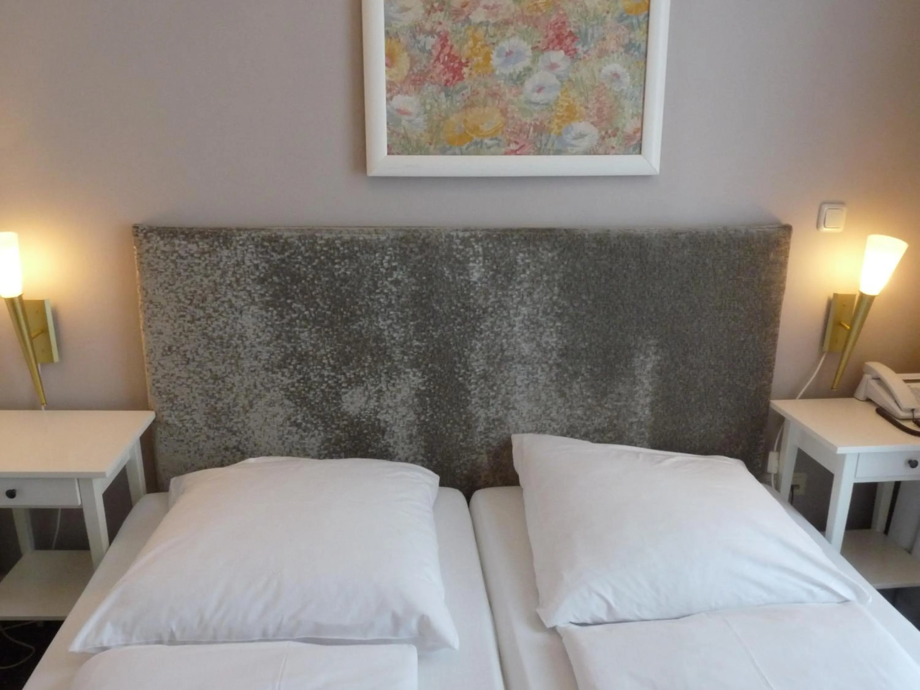 Bed in Hotel Commodore