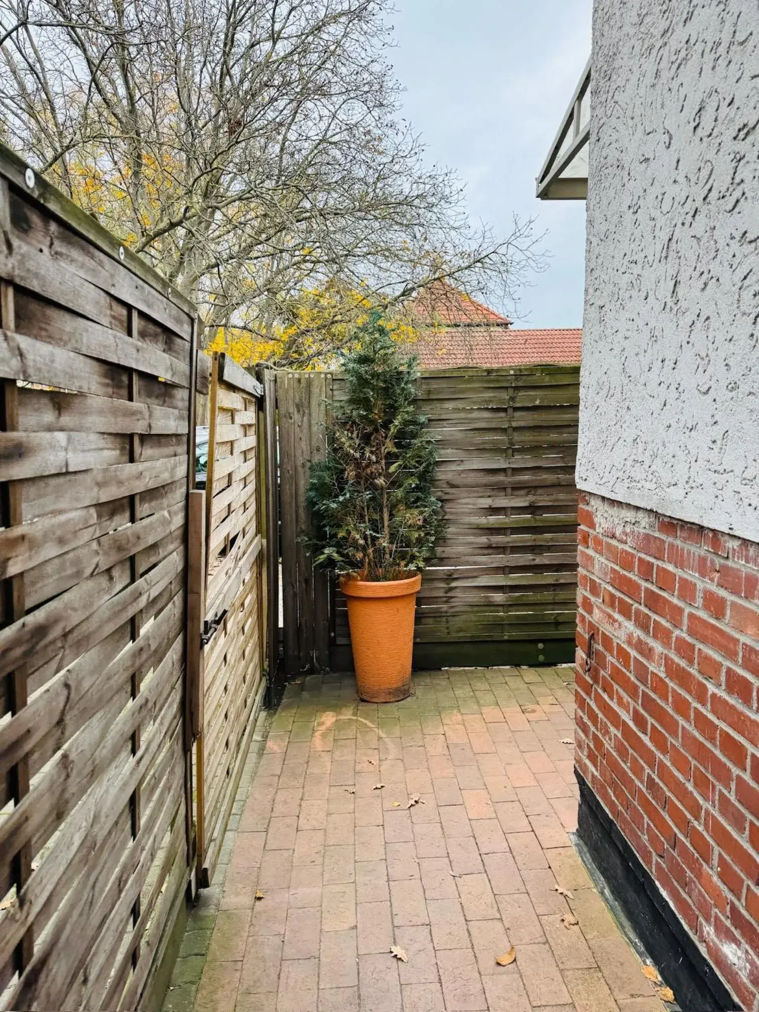 Property building in Hotel Nest Property building in Hotel Nest