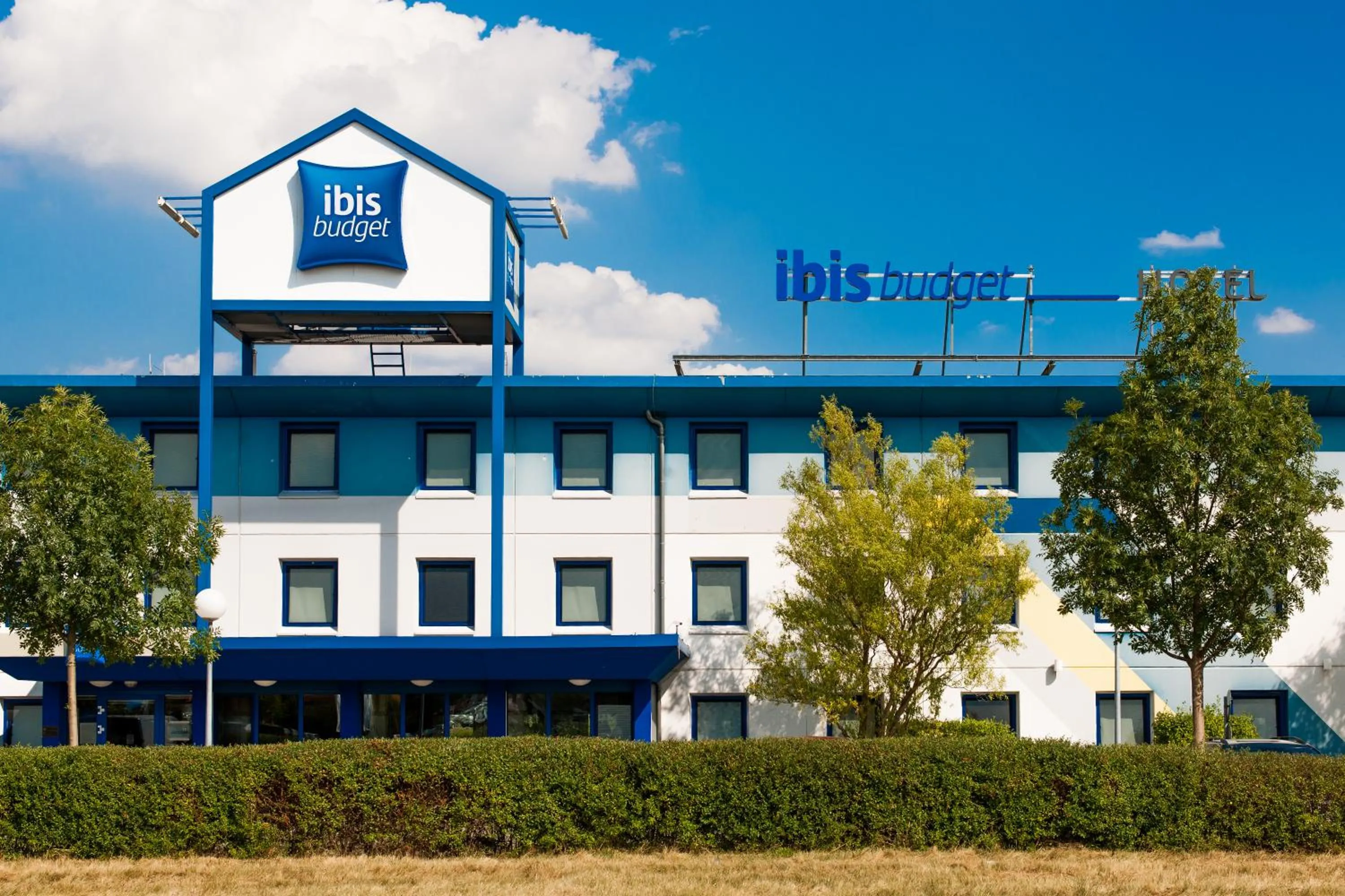 Facade/entrance in ibis budget Berlin Airport Schönefeld