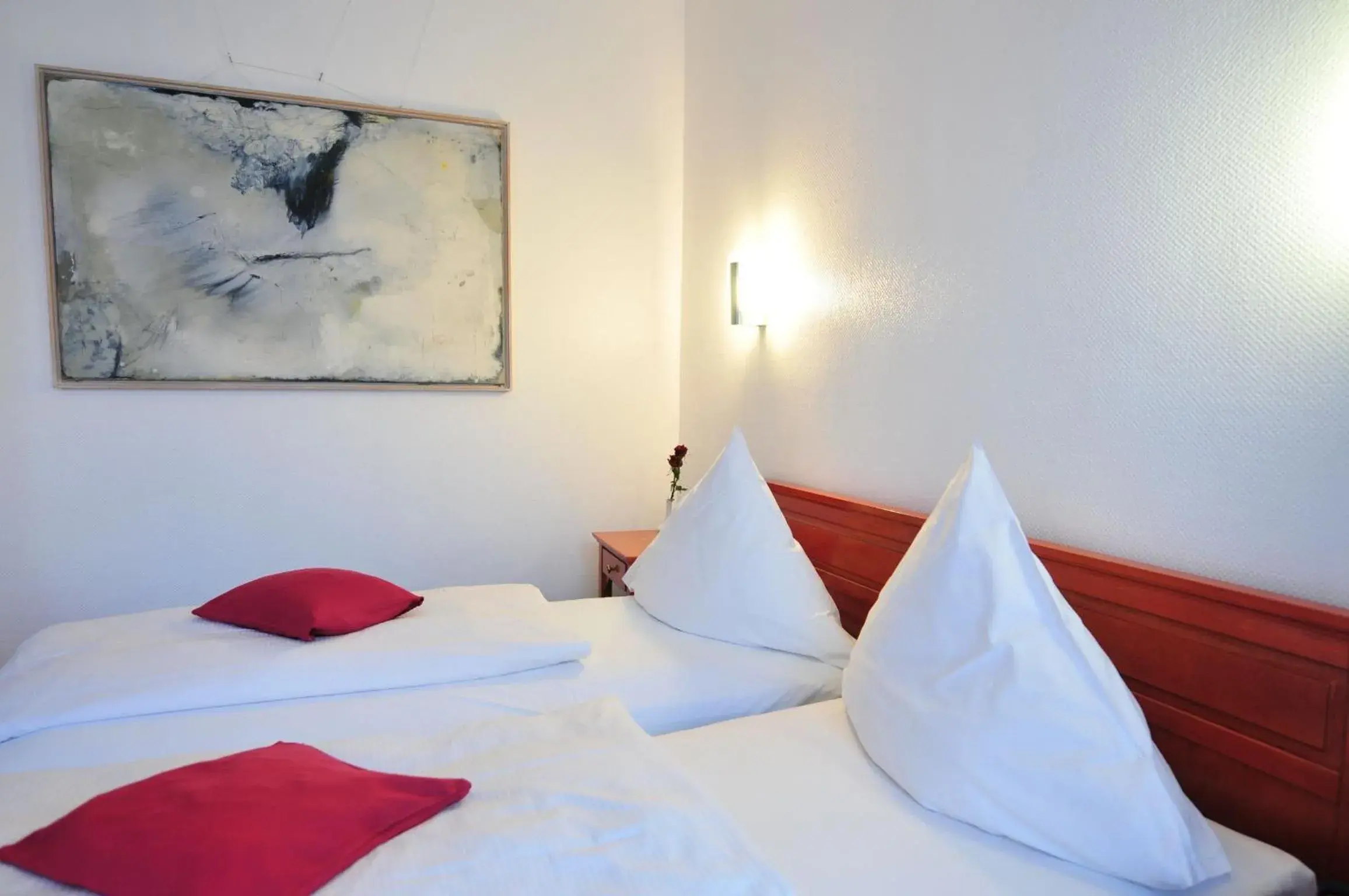 Photo of the whole room, Bed in Cerano City Hotel Köln am Dom Photo of the whole room, Bed in Cerano City Hotel Köln am Dom