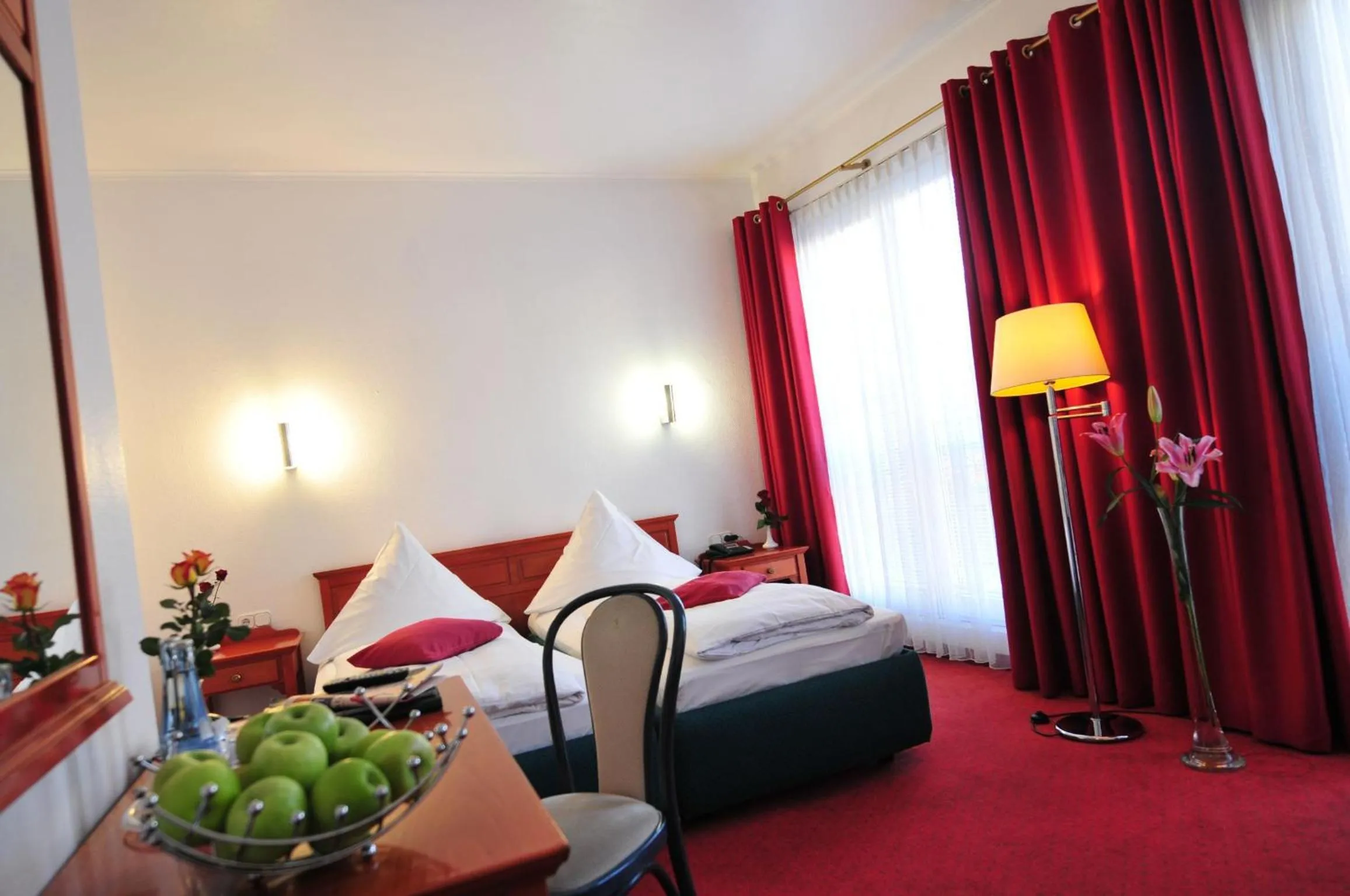 Photo of the whole room, Bed in Cerano City Hotel Köln am Dom