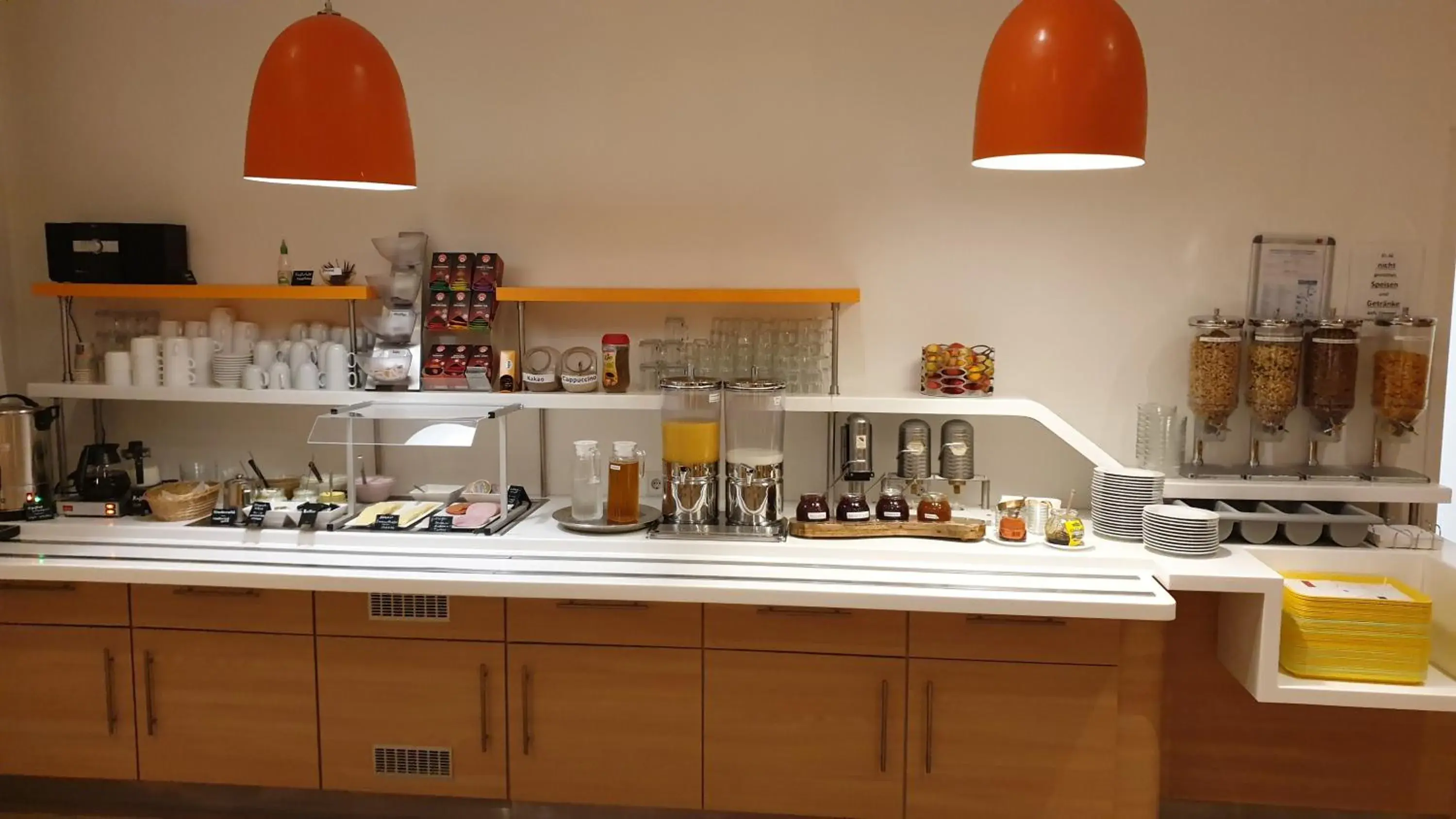 Food and drinks in ibis budget Berlin Ost Food and drinks in ibis budget Berlin Ost