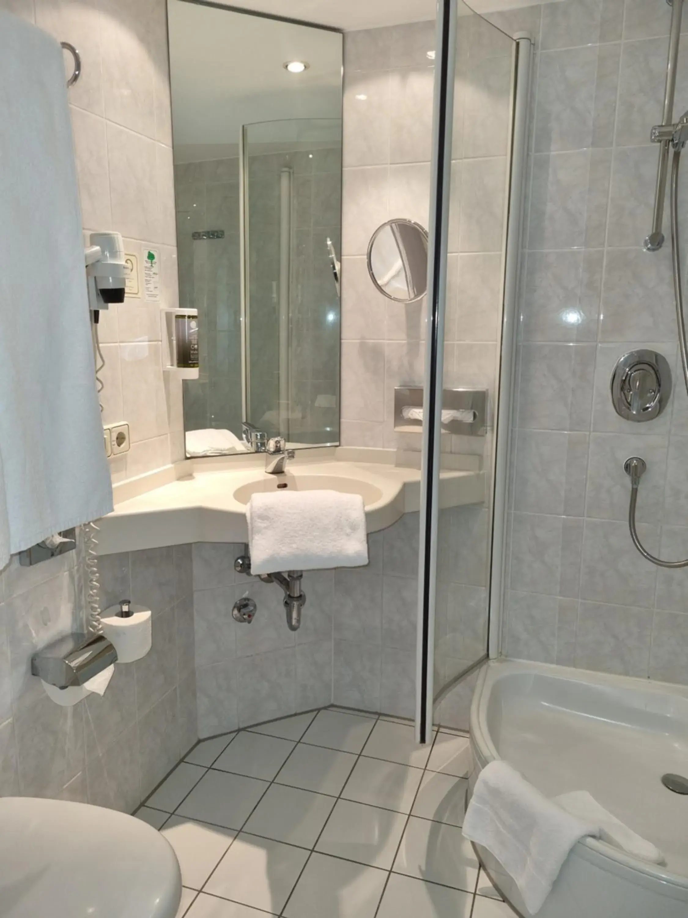 Bathroom in myMINGA13 - Hotel & serviced Apartments