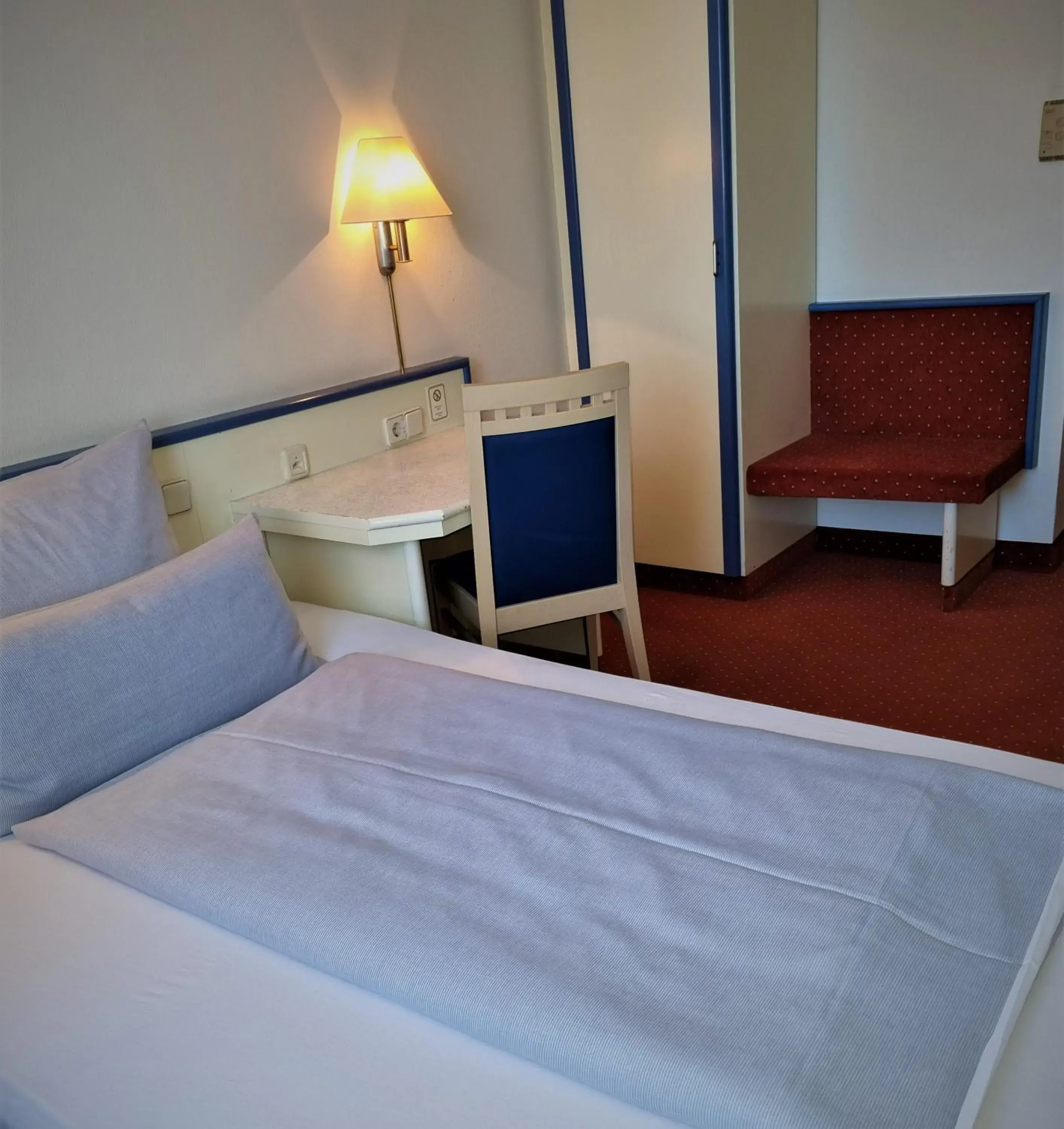 Photo of the whole room, Bed in myMINGA13 - Hotel & serviced Apartments