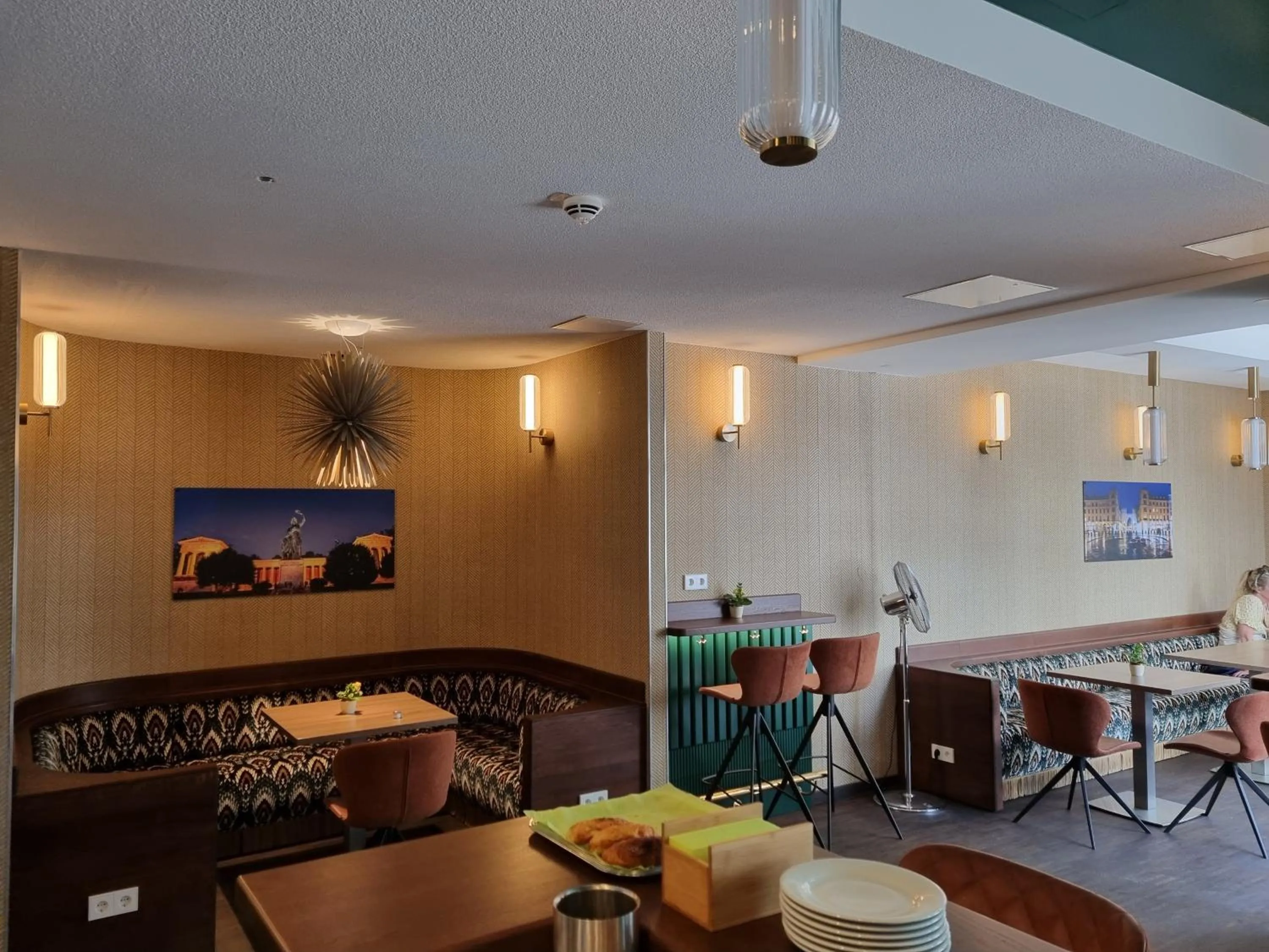 Lounge or bar in myMINGA13 - Hotel & serviced Apartments