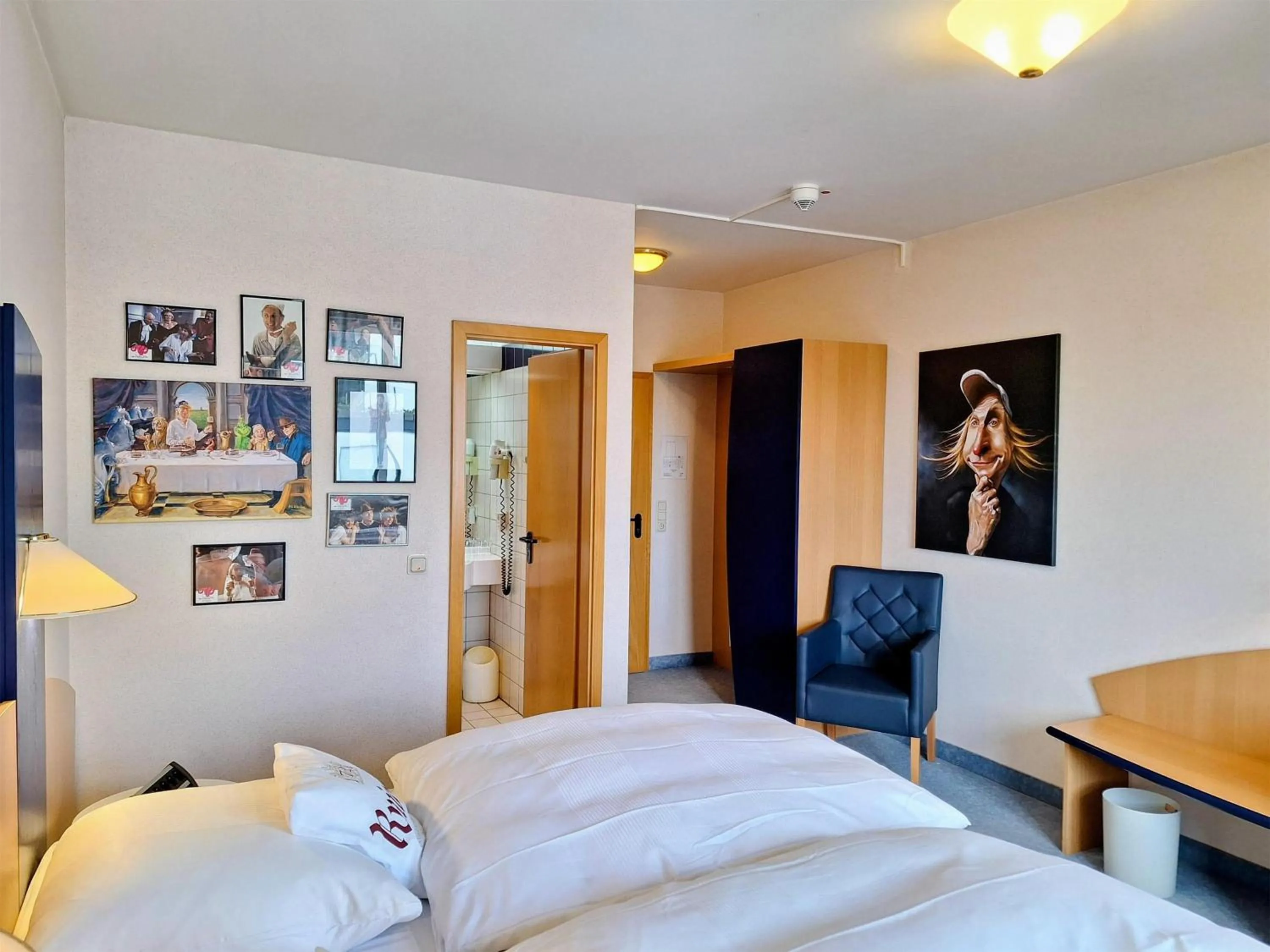 Bedroom, Bed in Retro - Art - Hotel Lünen