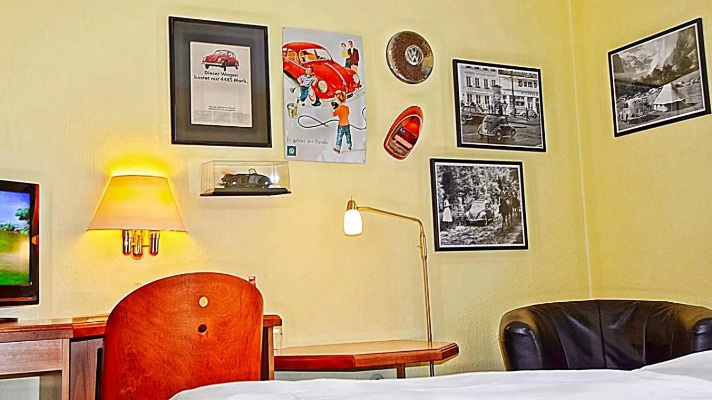 Bedroom, Bed in Retro - Art - Hotel Lünen