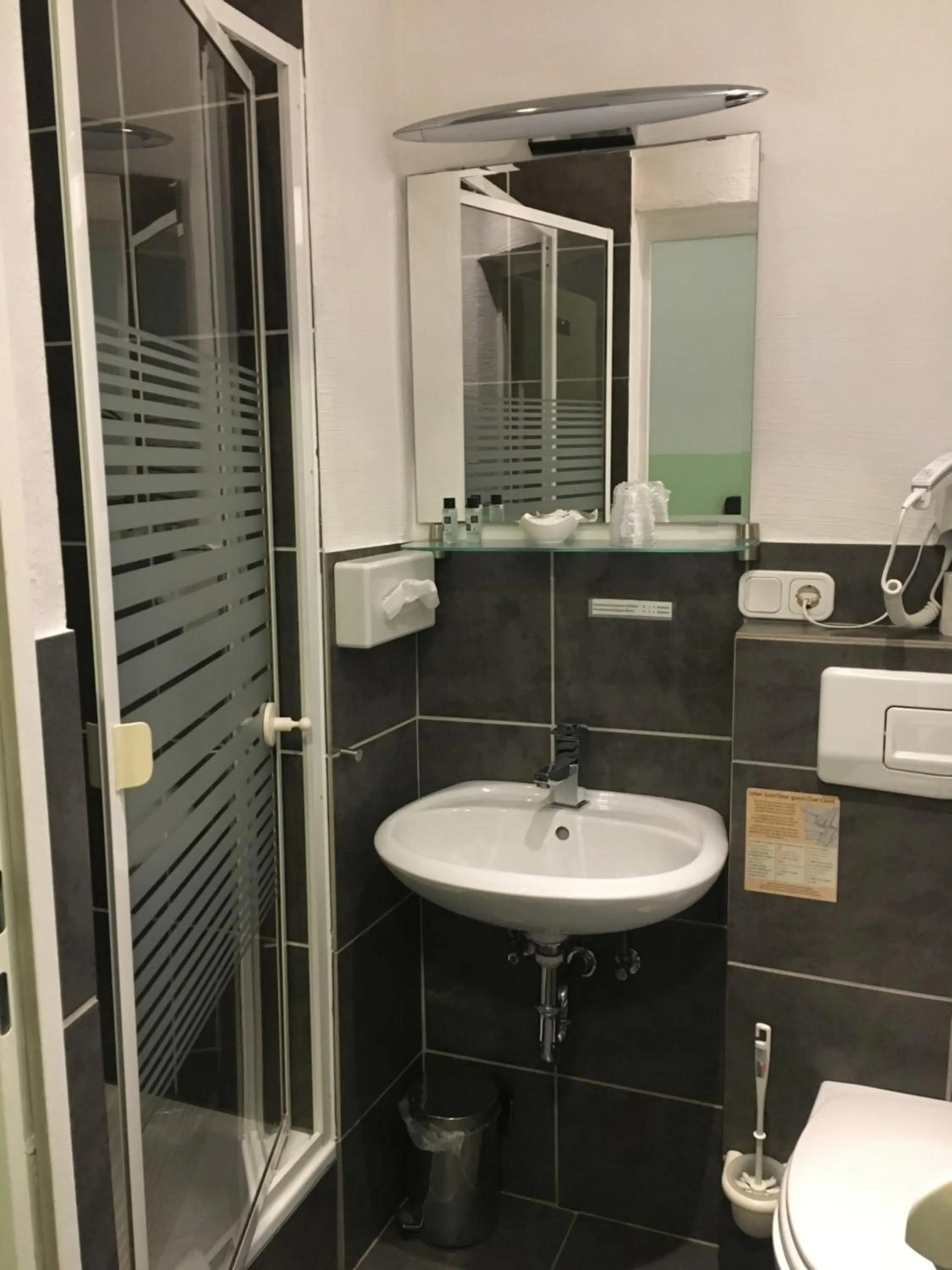 Bathroom in Hotel Augsburg Goldener Falke