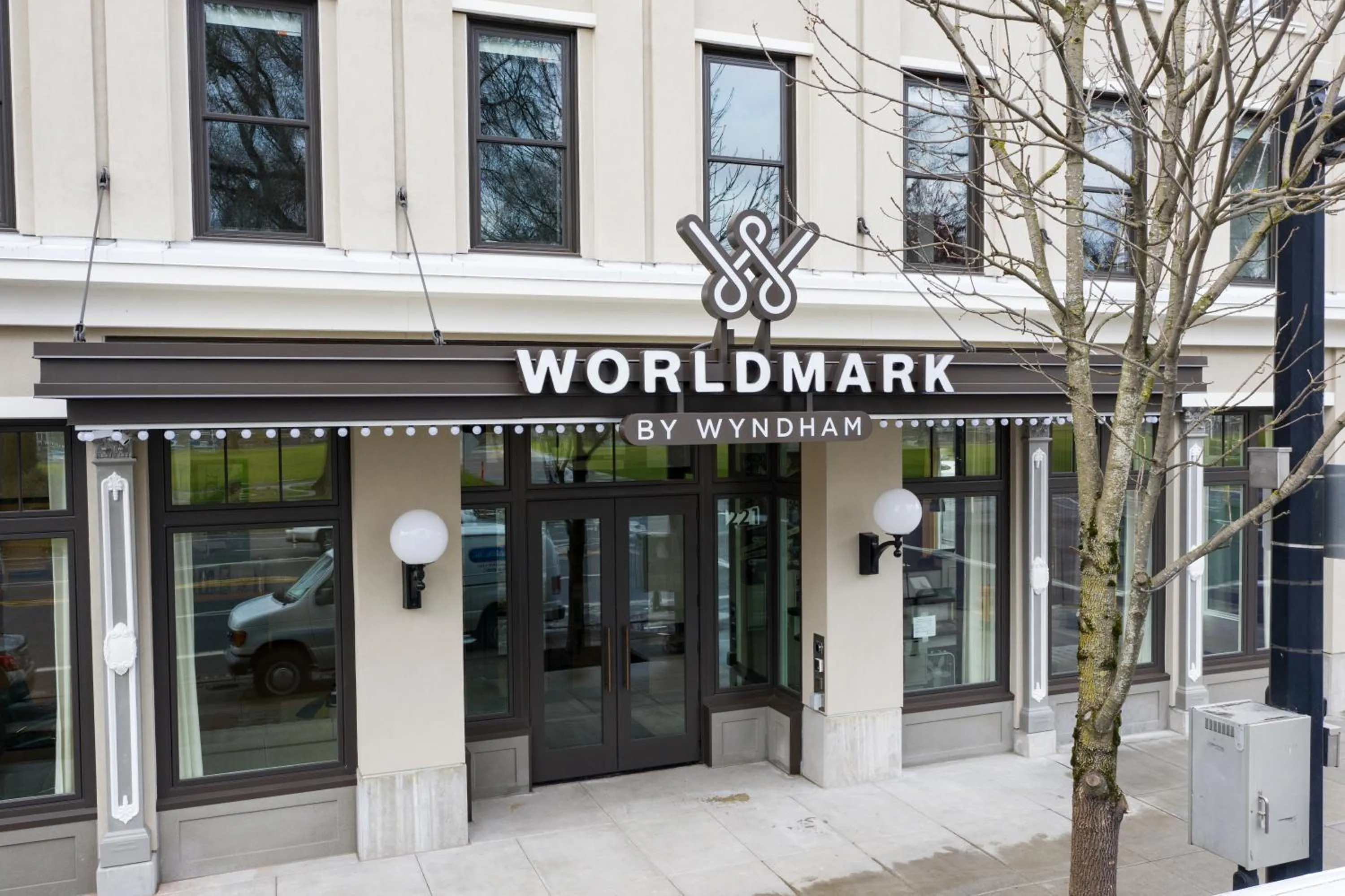 Facade/entrance in WorldMark Portland Waterfront Park