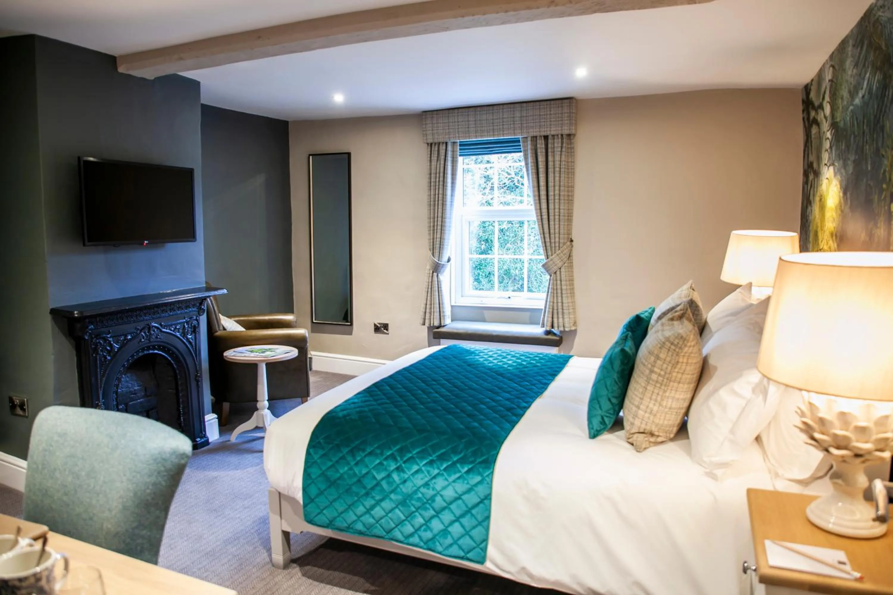 Photo of the whole room, Bed in The Bell - Brunning and Price