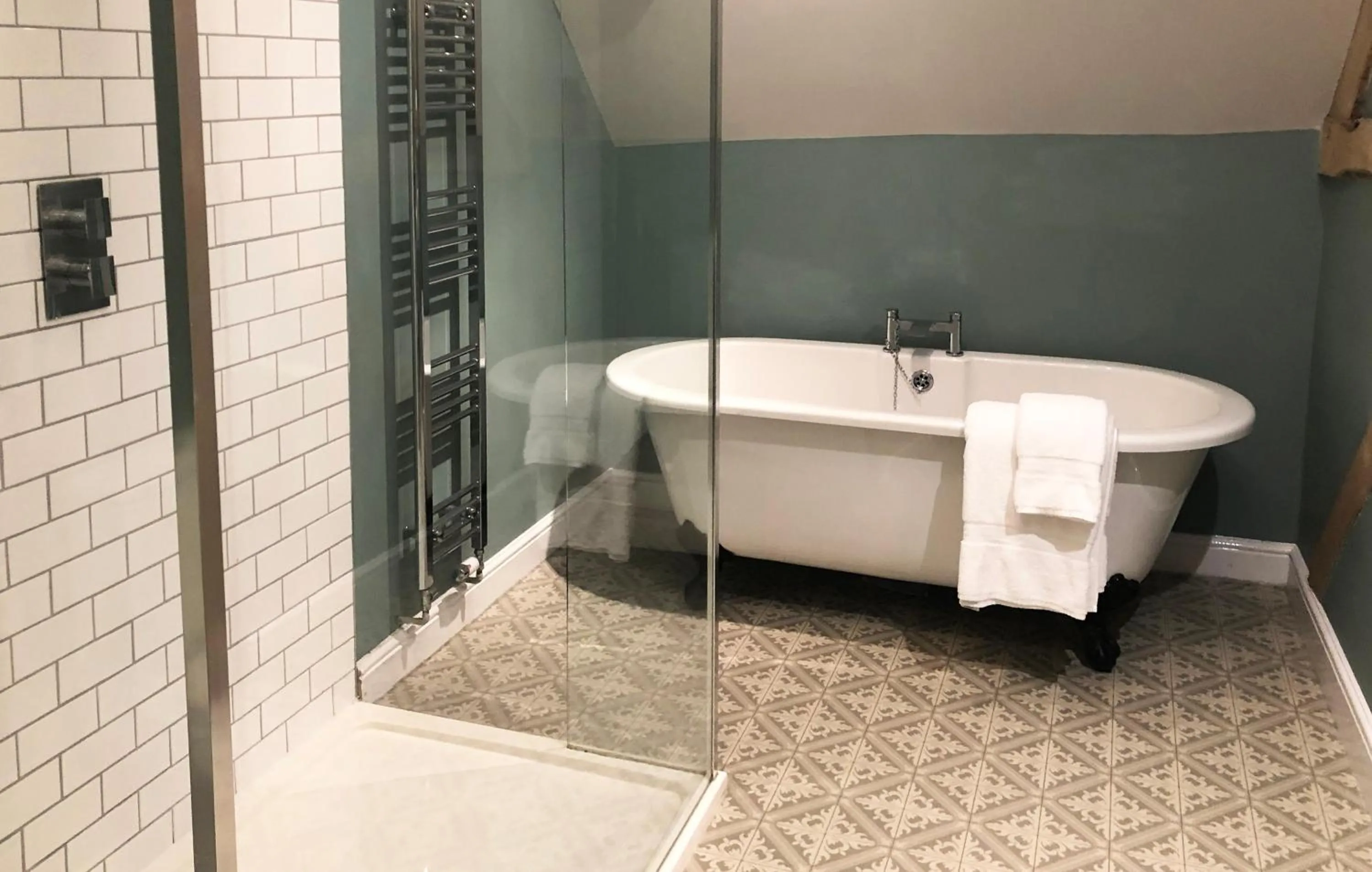 Bathroom in The Bell - Brunning and Price