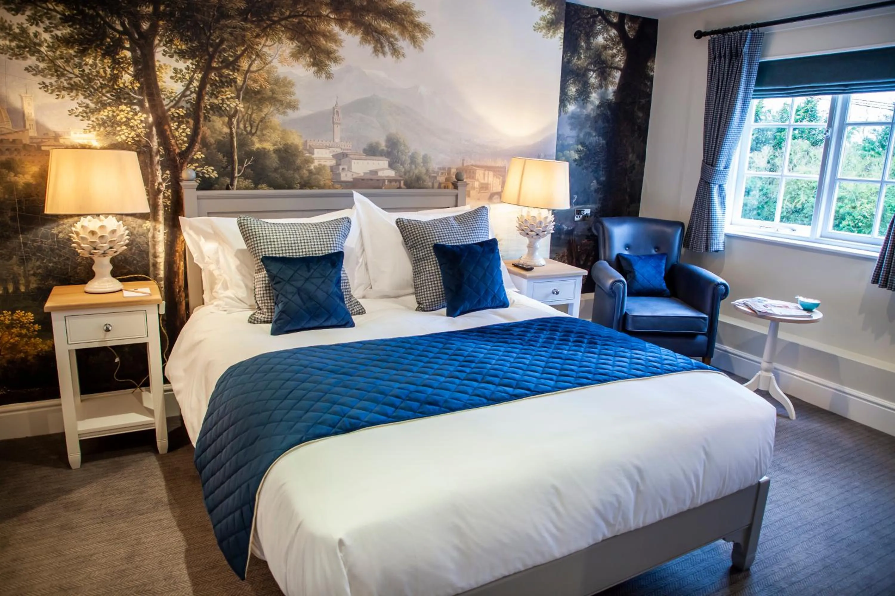 Photo of the whole room, Bed in The Bell - Brunning and Price