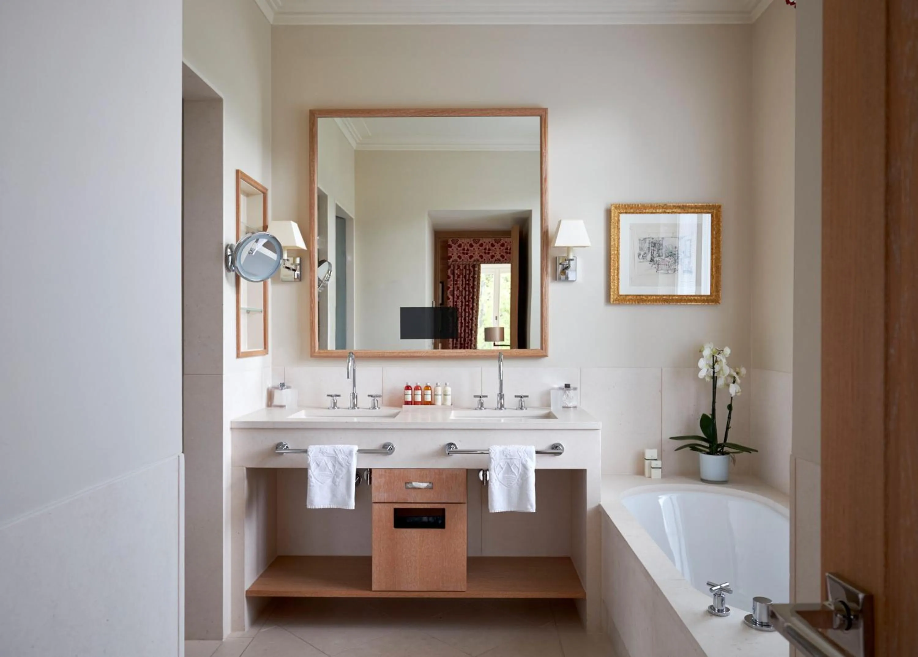 Bathroom in Brenners Park Hotel & Spa, Oetker Hotels