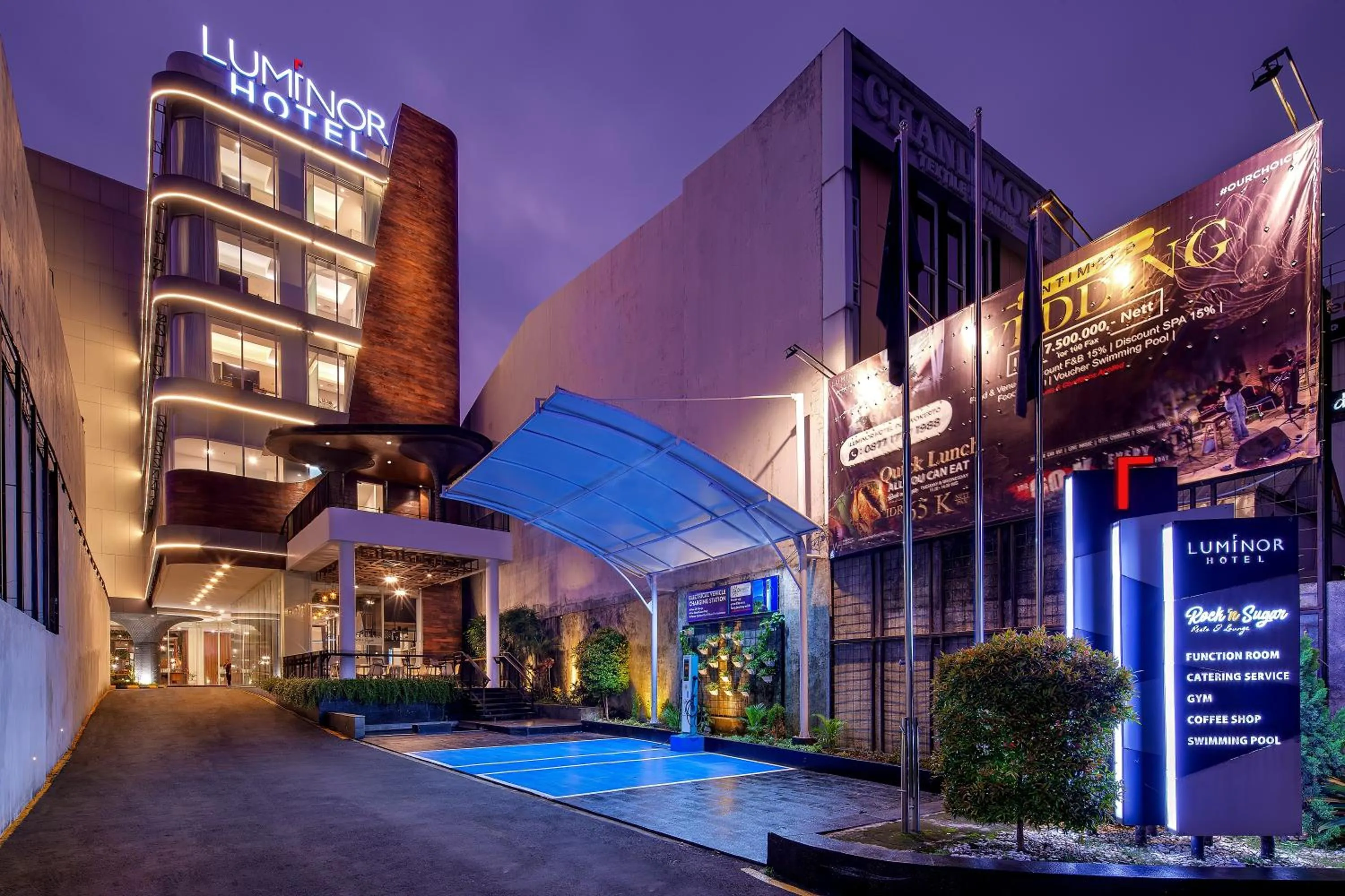 Property building in Luminor Hotel Purwokerto By WH